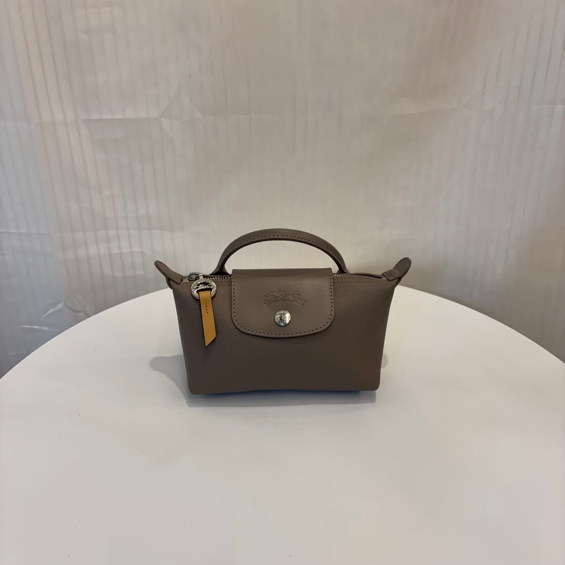 정품 롱샴 르플리아쥬 시티 핸들 파우치백     상품이미지1