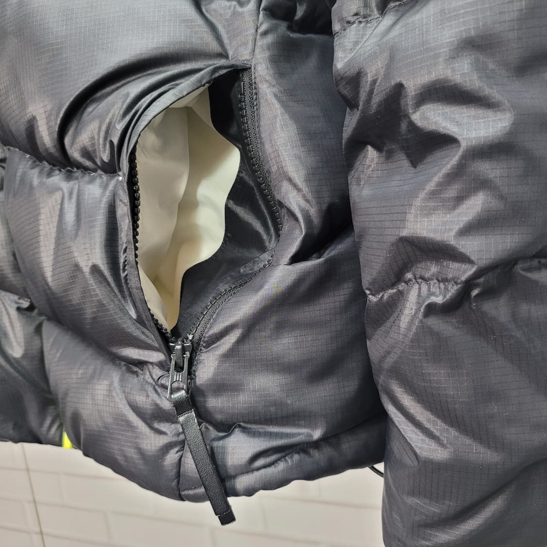 아디다스 다운 후드 패딩 자켓 점퍼 남여공용 100사이즈 상품이미지7