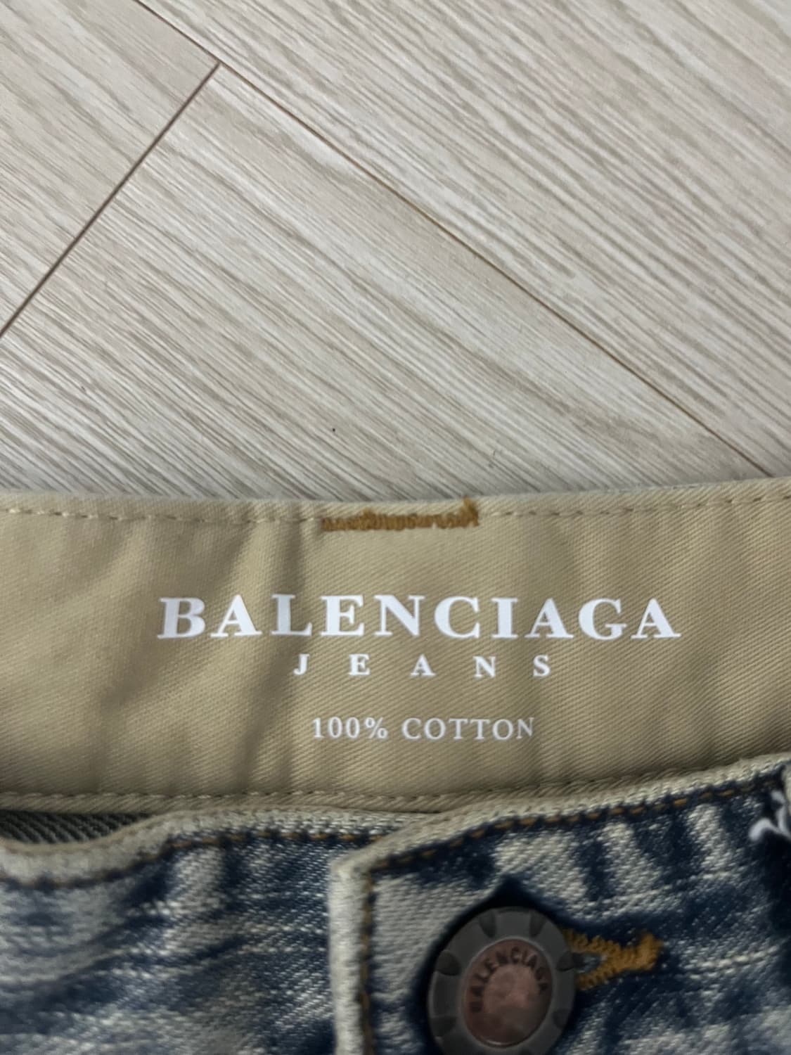 발렌시아가 배기 팬츠 스테인드 상품이미지3