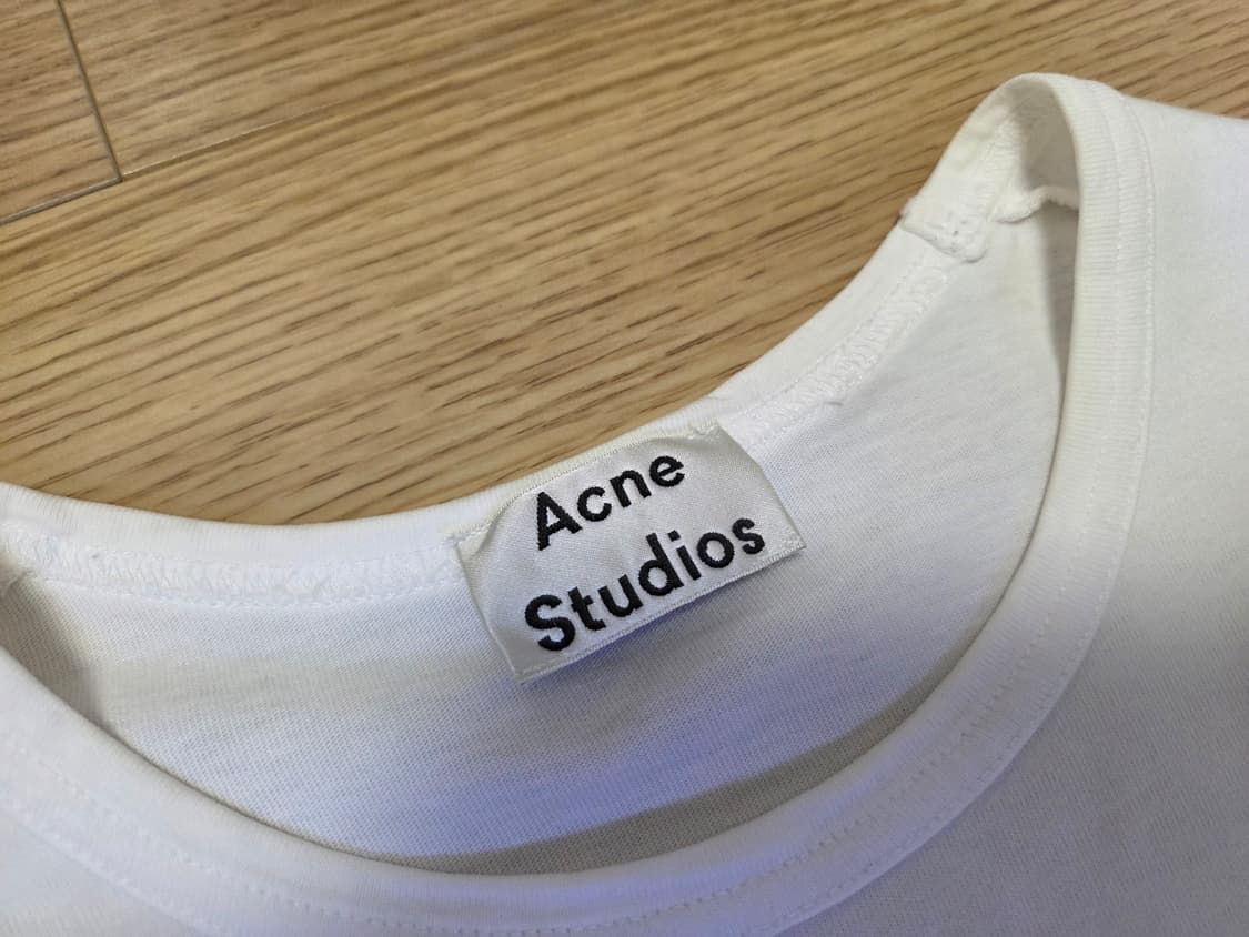 Acne Studios 아크네 스프레이 페인팅 크루넥 반팔 티셔츠 상품이미지3
