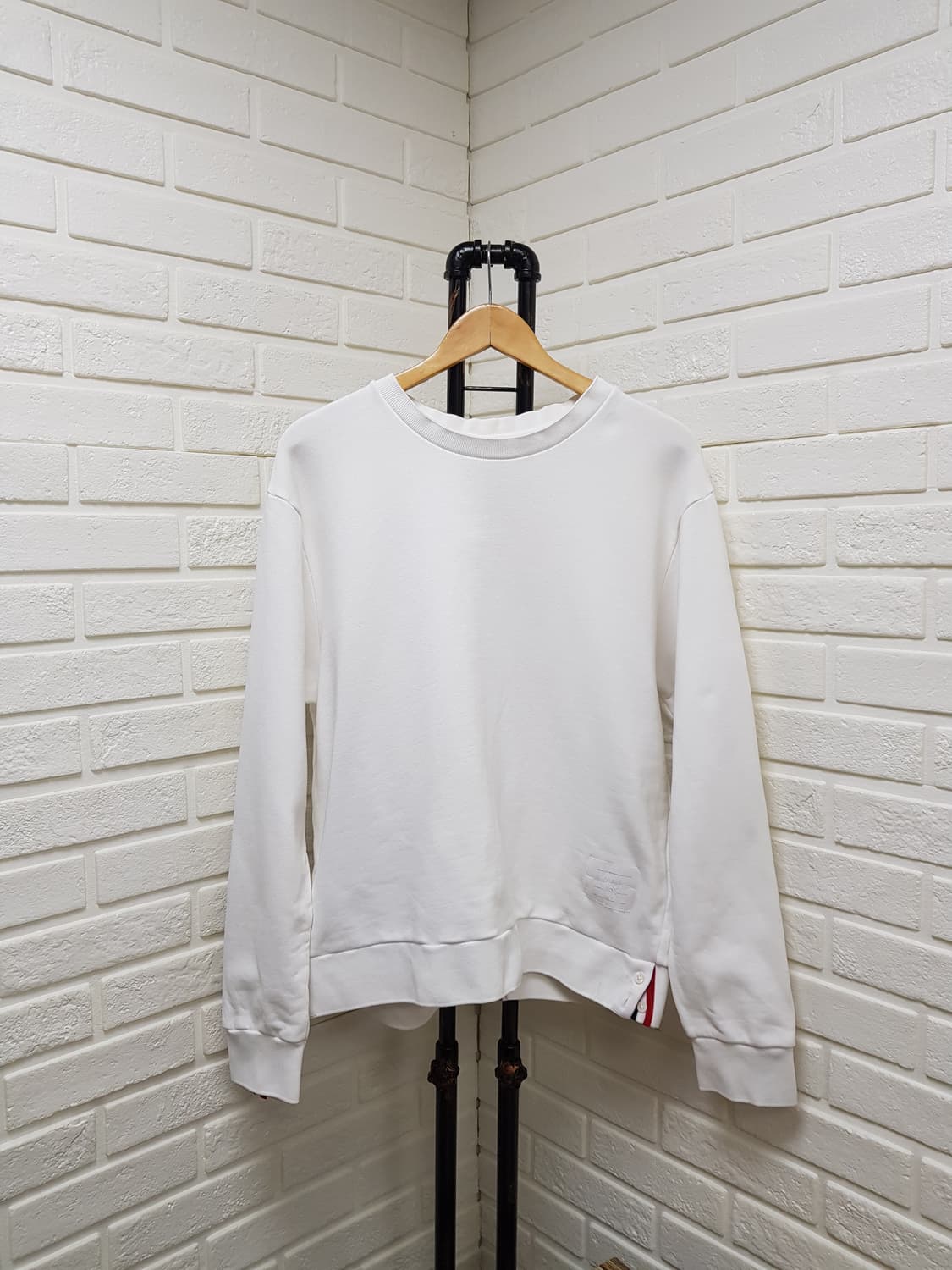 [3/정품] 톰브라운 백삼선 맨투맨 상품이미지1