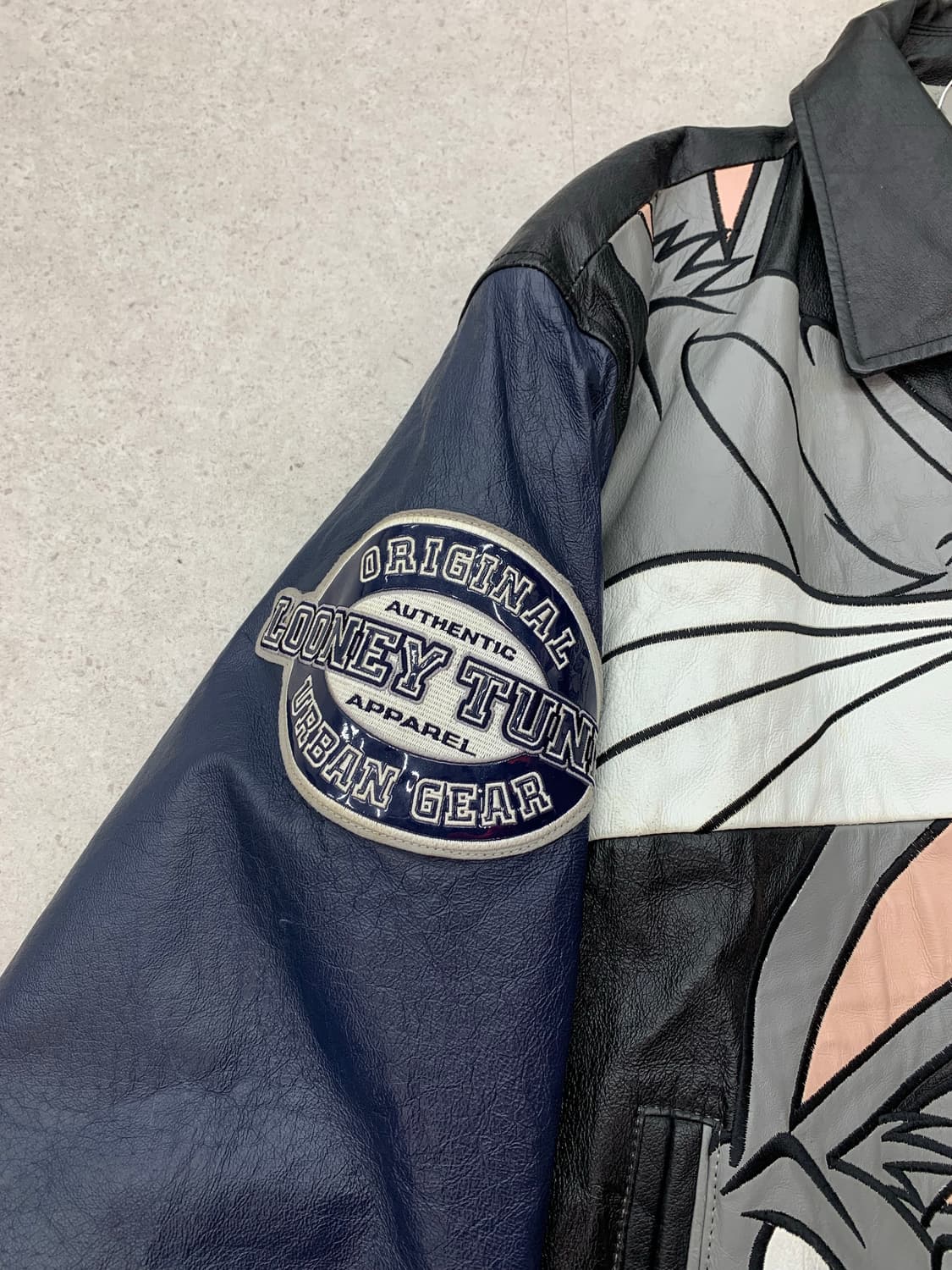 Looneytunes 루니툰즈 벅스버니 가죽자켓 상품이미지4