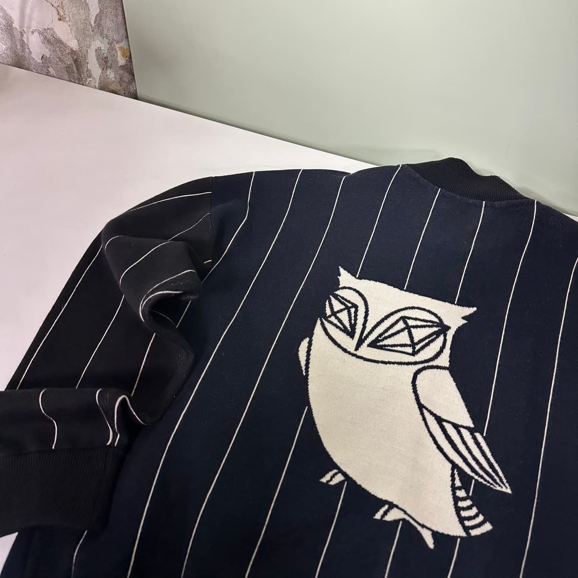 우먼OS 럭키슈에뜨 다크네이비 백로고 울 바시티자켓 상품이미지2