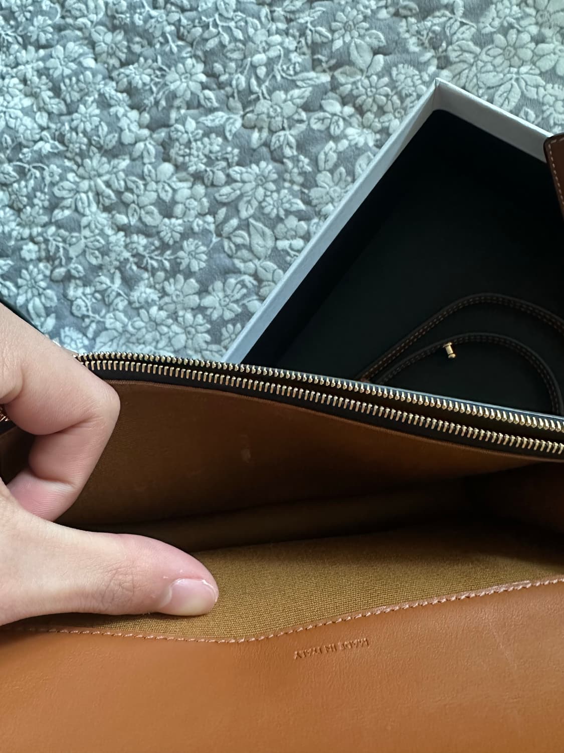 셀린느 트리오페 월렛온 스트랩 지갑 크로스백 상품이미지2