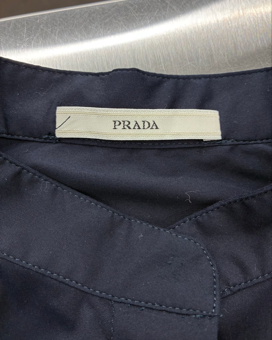 프라다 네이비 스탠드 카라 히든버튼 셔츠 상품이미지7