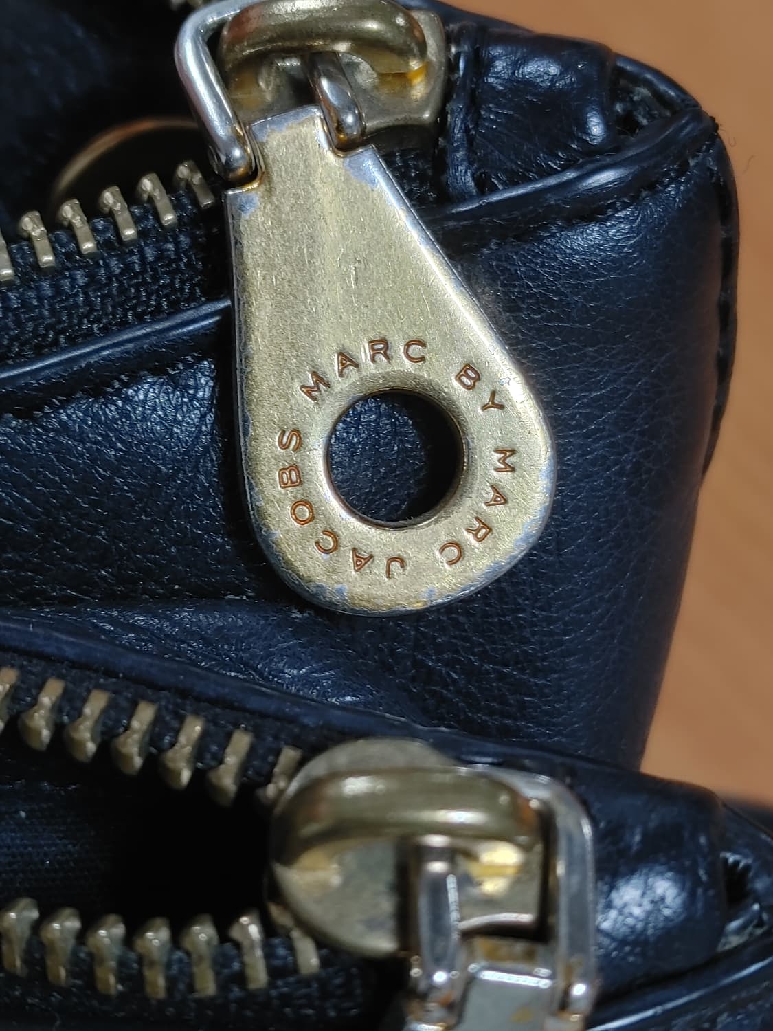 MARC BY MARC JACOBS 마크제이콥스 천연소가죽 투웨이백
 상품이미지6