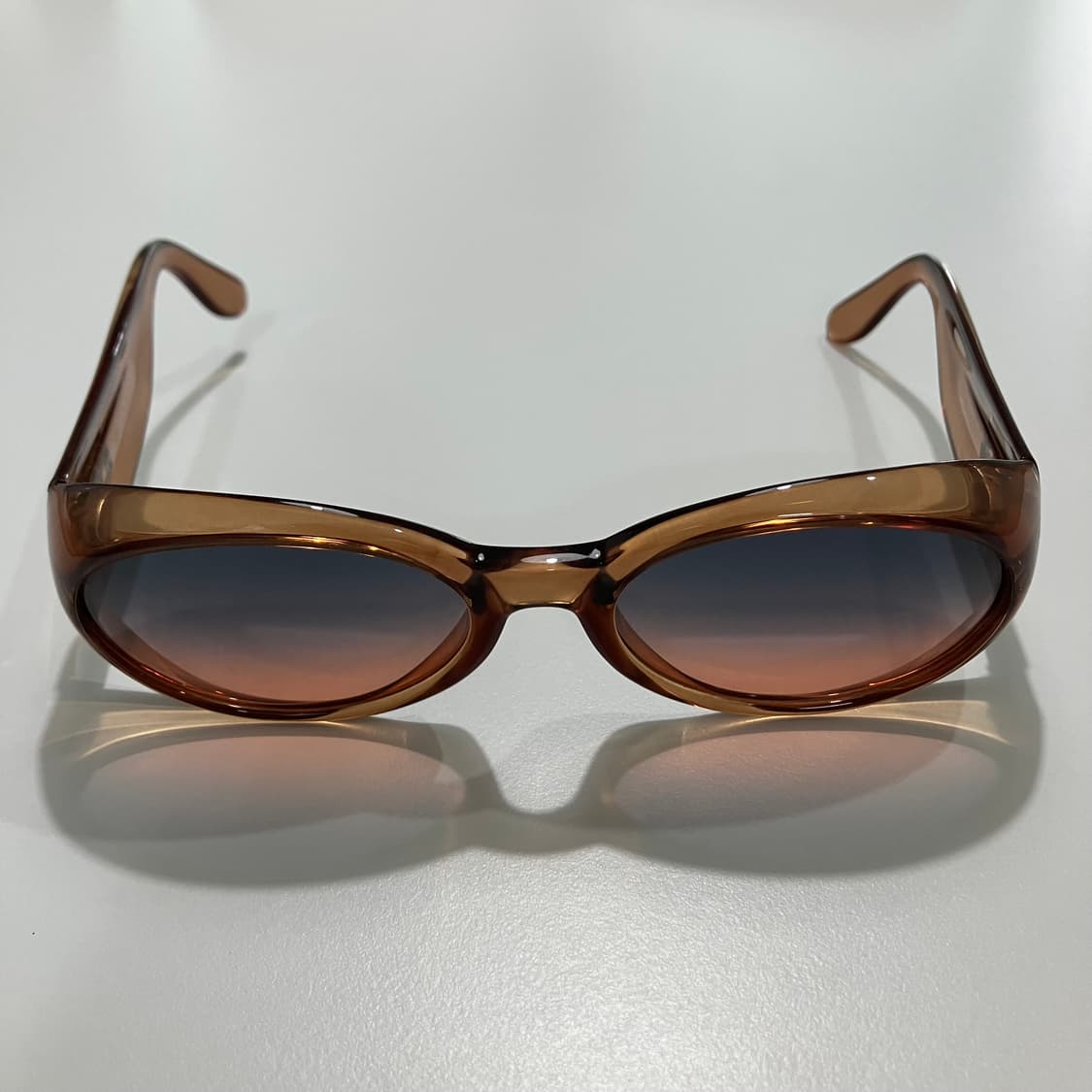 FENDI 펜디 주카로고 오발 선글라스 상품이미지3