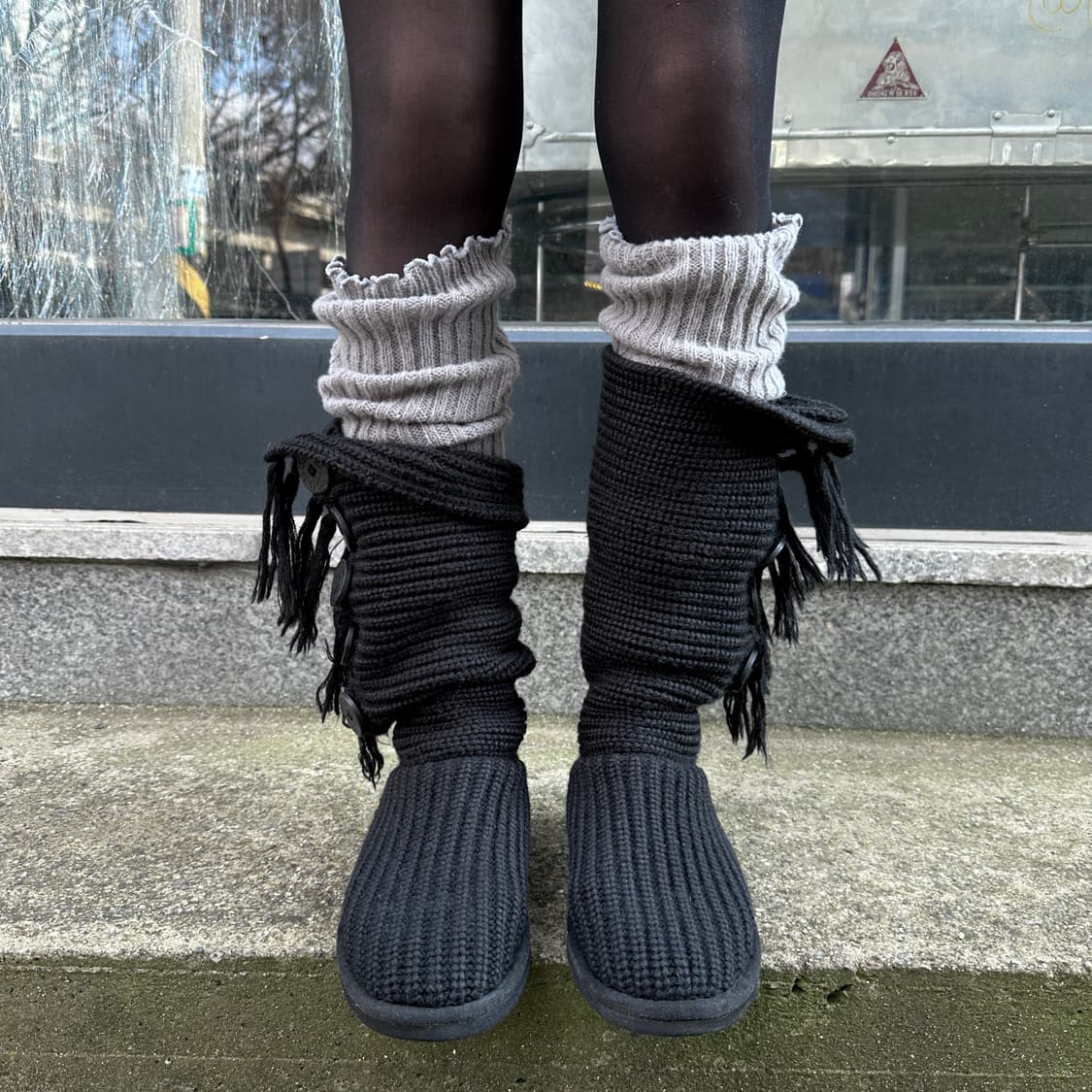 00s 레어 단추 5개 프린지 카디 어그 부츠 상품이미지4