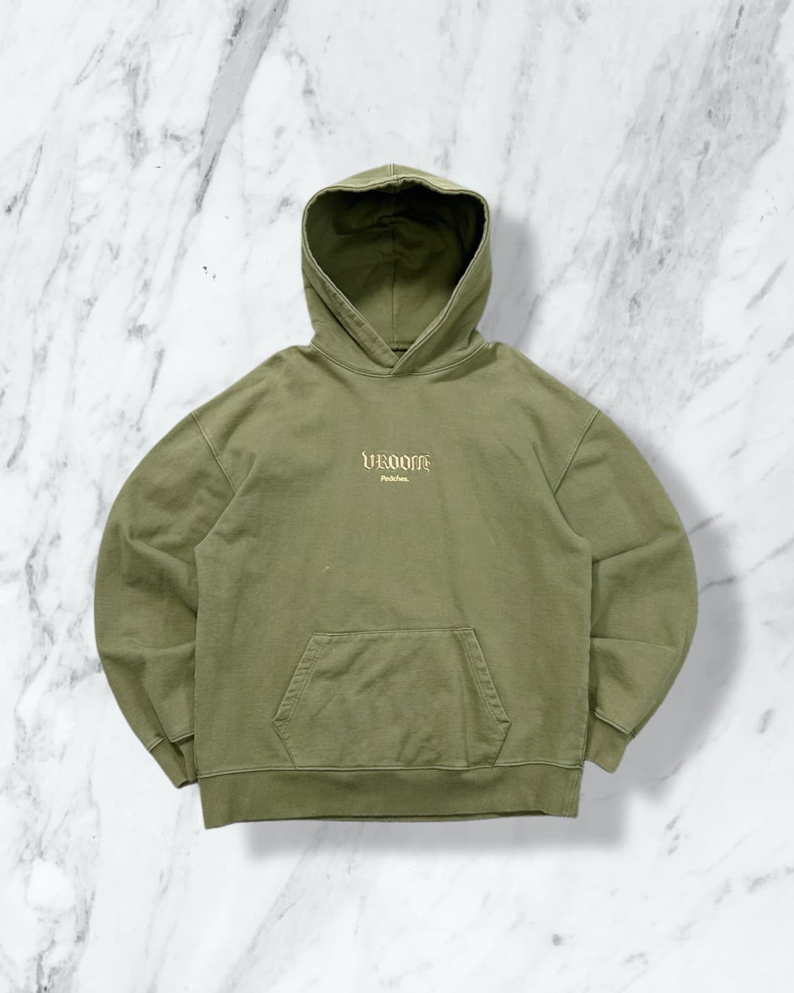 피치스 x 레디 vroom 굿즈 후드티 상품이미지1