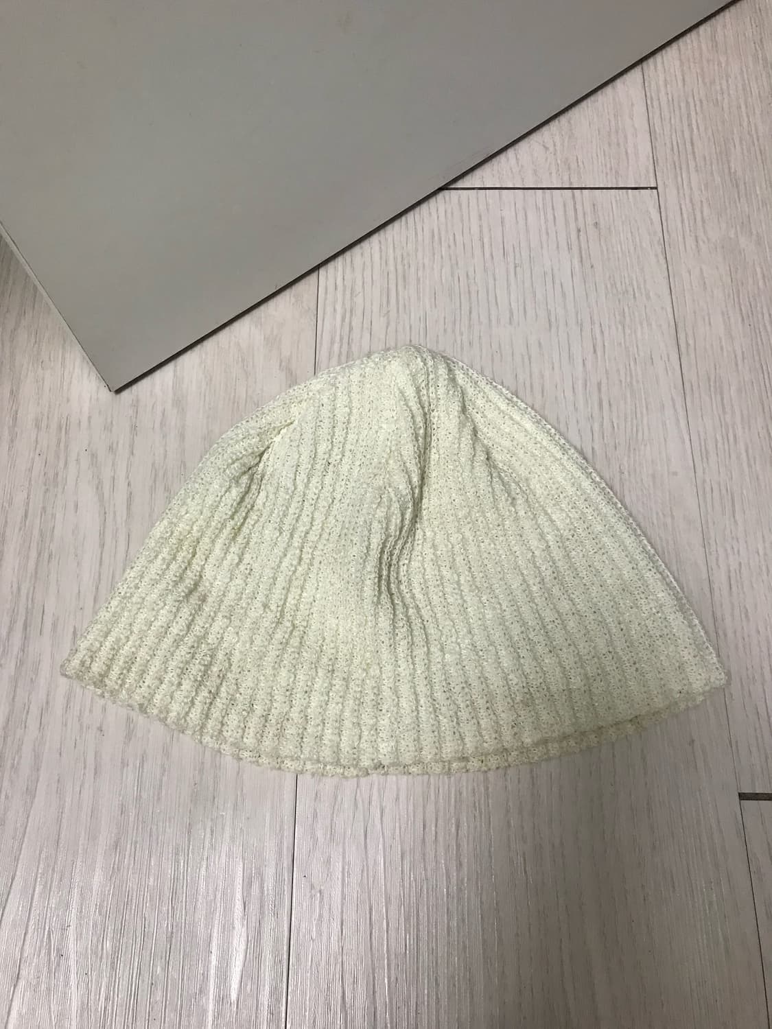 생긴스튜디오 24 봄 컬렉션 꽃 장식 아이보리 니트 비니 상품이미지4