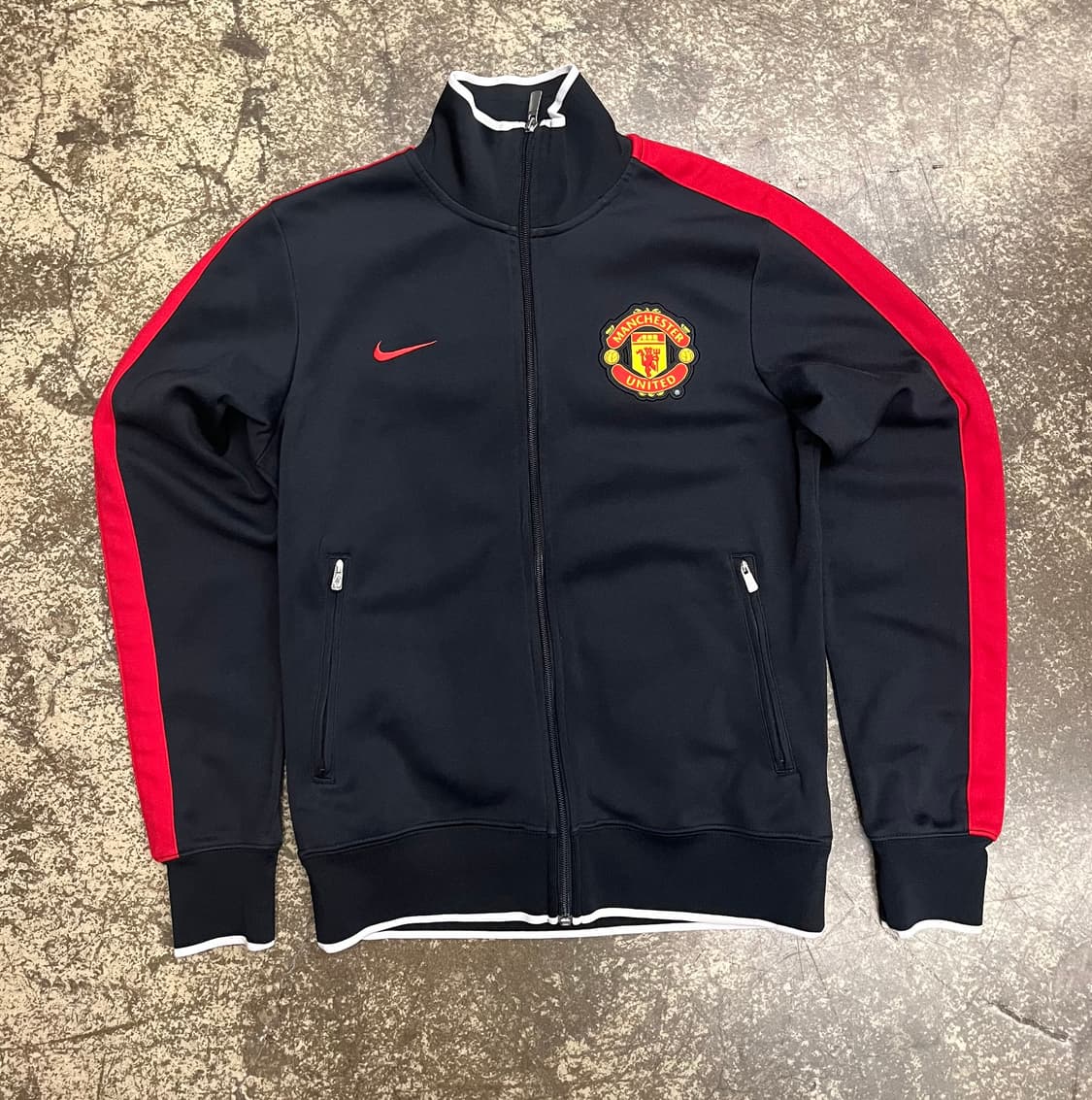 10s 나이키 맨체스터유나이티드 블랙 레드 트랙 자켓 상품이미지1