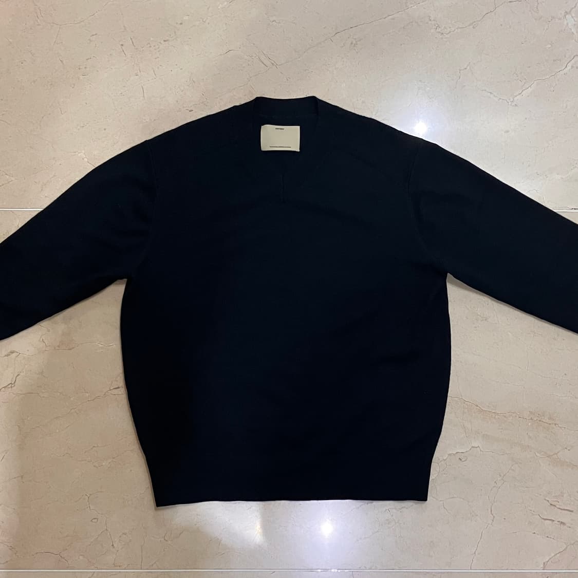 포터리 하드 트위스트 울 브이넥 니트 다크네이비 상품이미지2