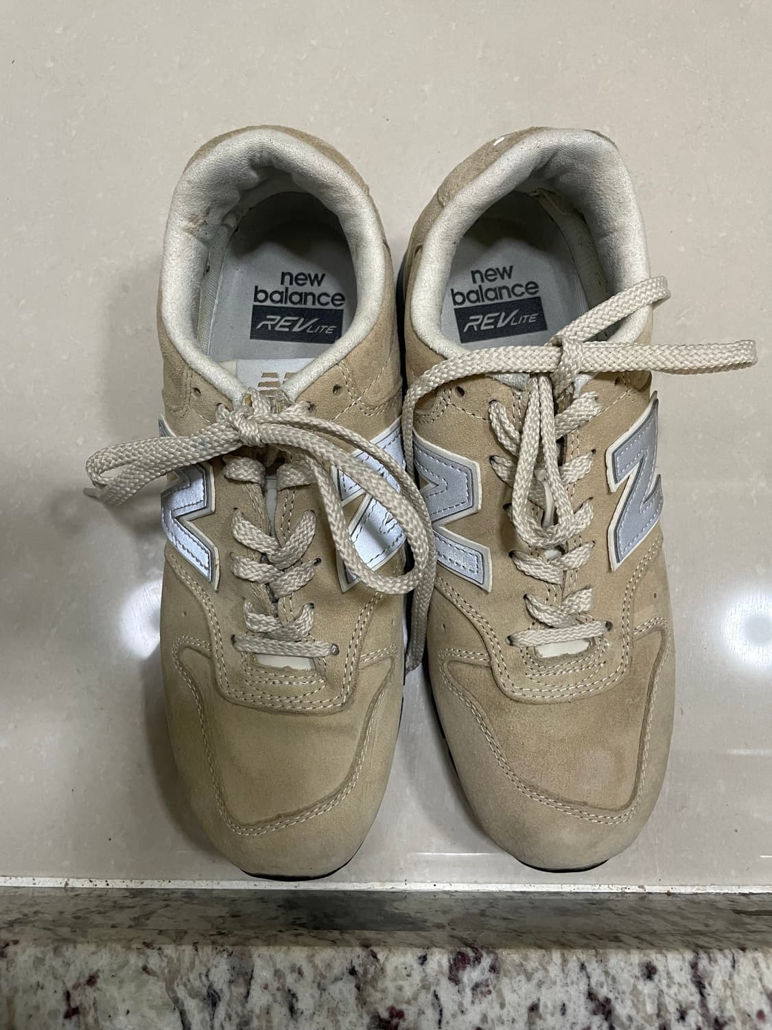 뉴발란스 996 베이지 240사이즈 상품이미지1