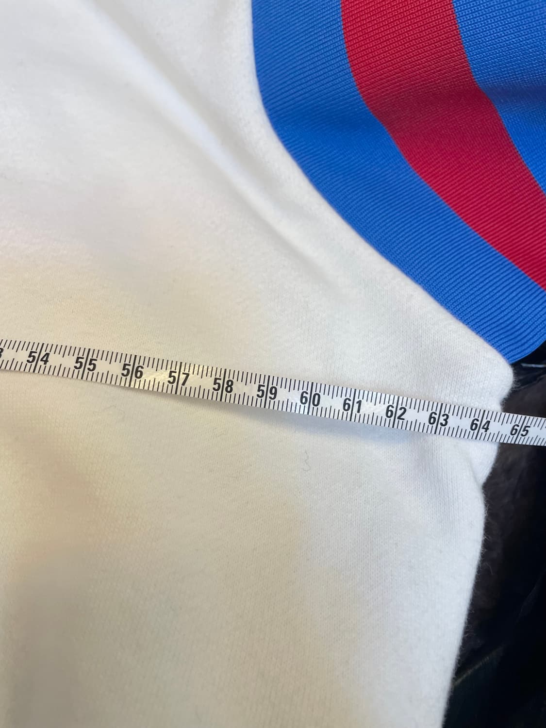 미우미우 크롭 맨투맨:)스웻셔츠 (안유진착용) 상품이미지9