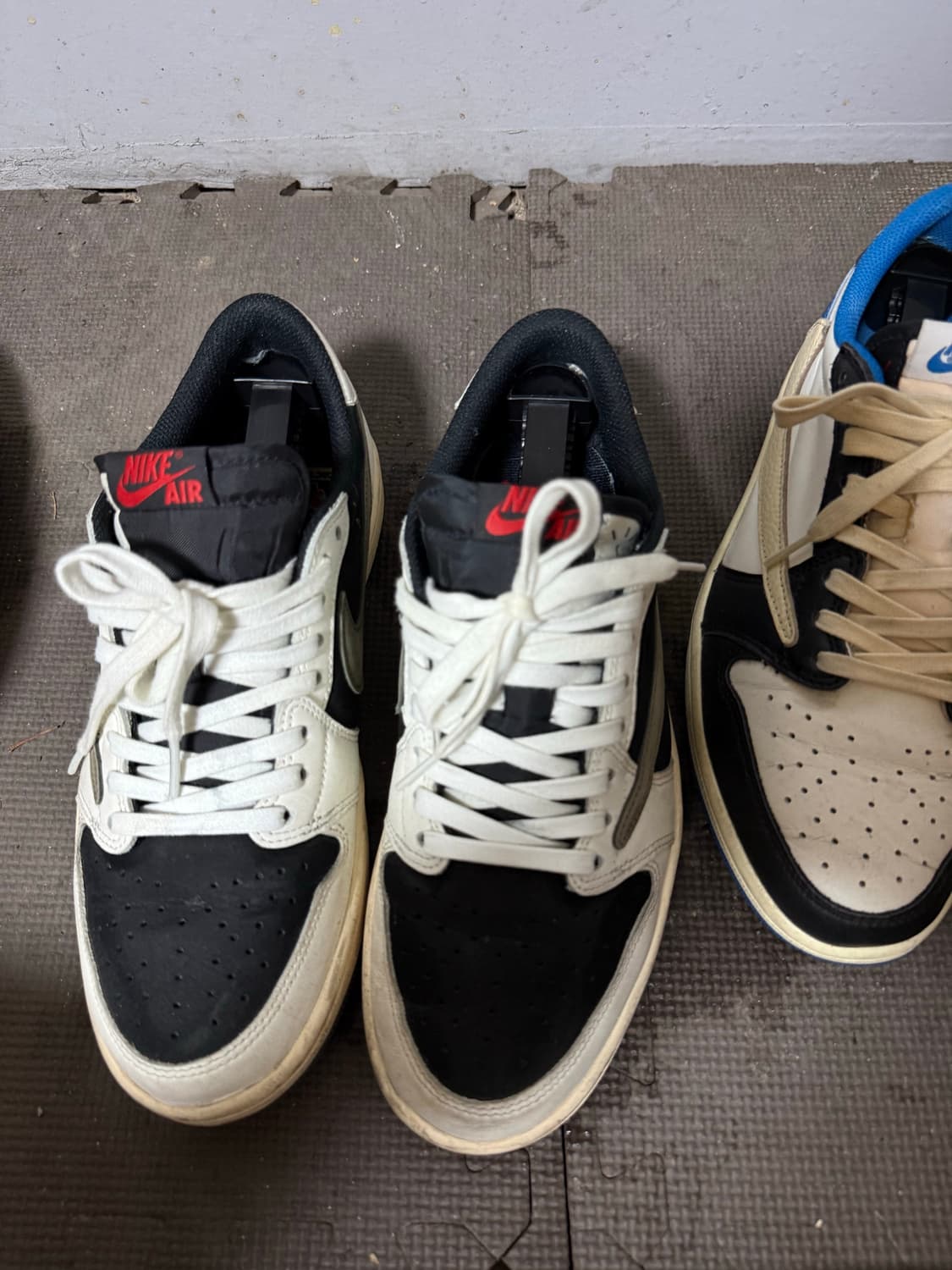 조던1로우 트래비스스캇 미디엄올리브 상품이미지1