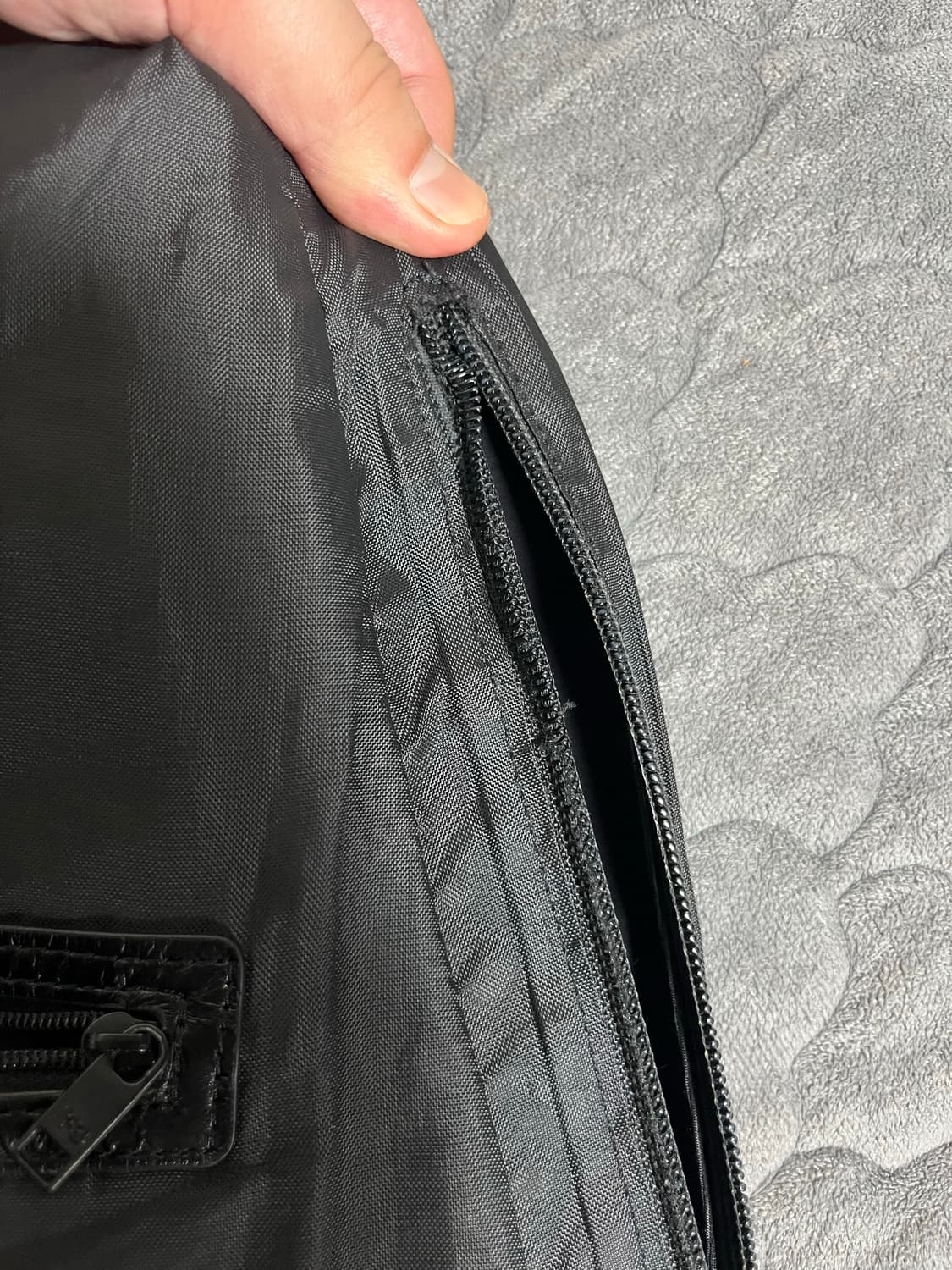 Y-3 요지야마모토 사이드 지퍼 백팩 블랙 상품이미지9