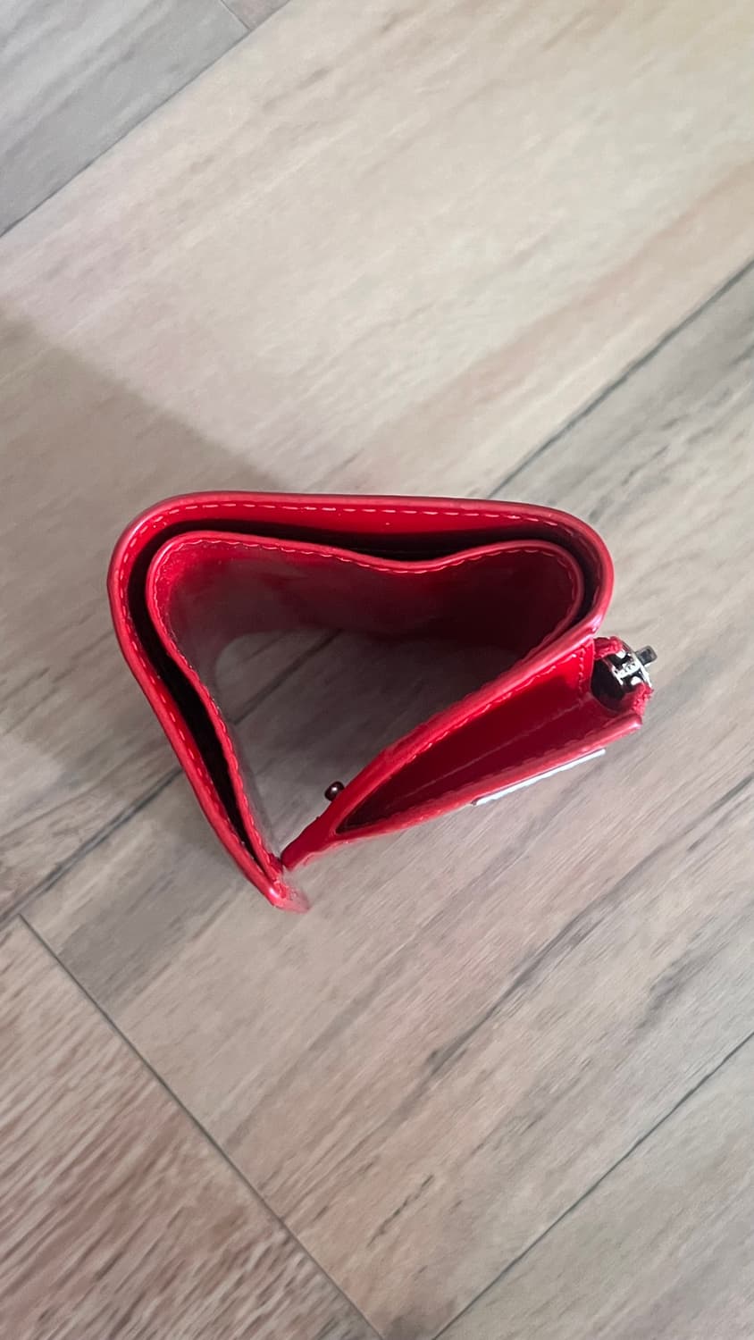 더뮤지엄비지터 지갑 HALF CIRCLE ENAMEL WALLET (RE 상품이미지3