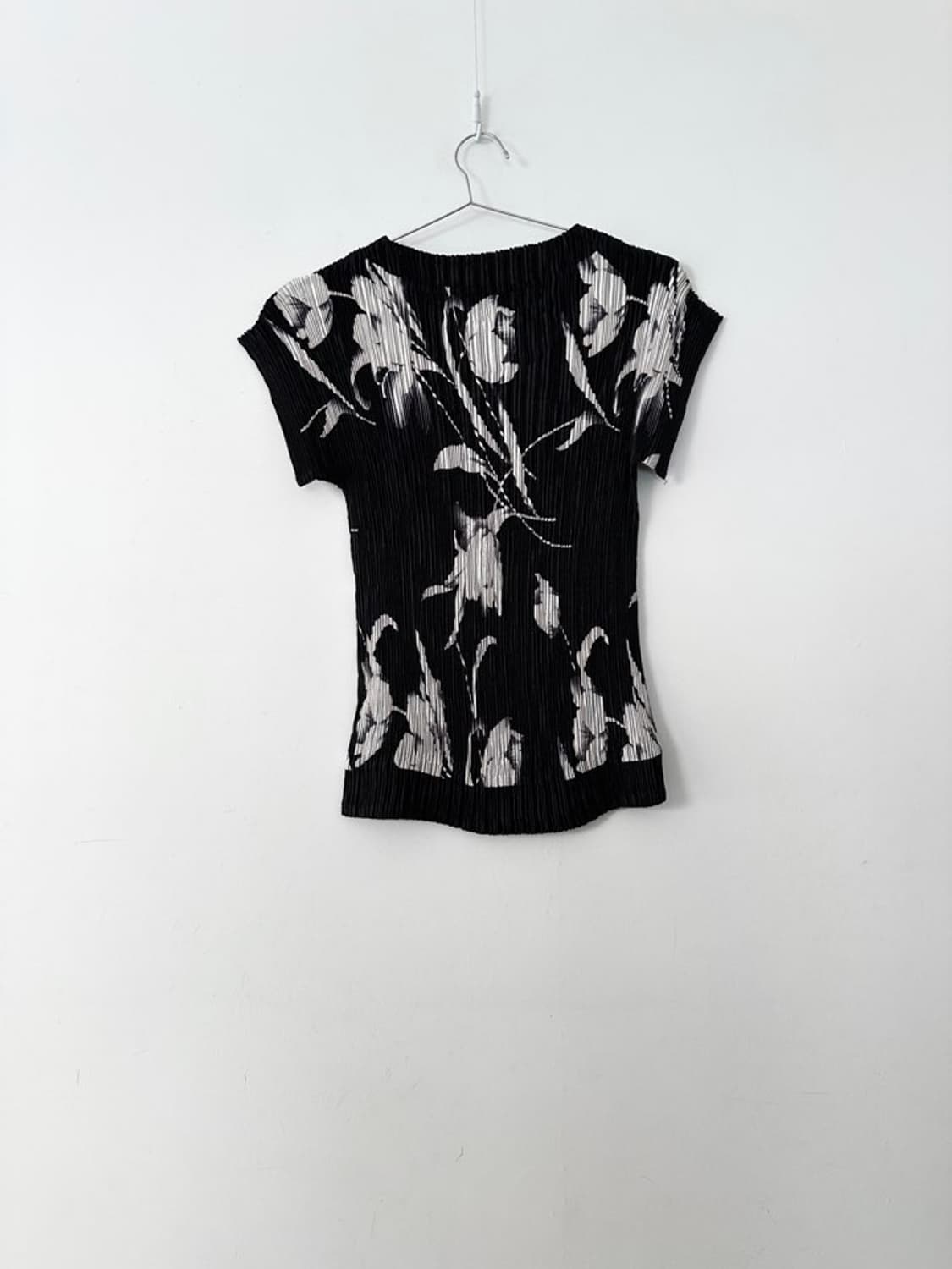 Flower pleats sleeveless / black 상품이미지3
