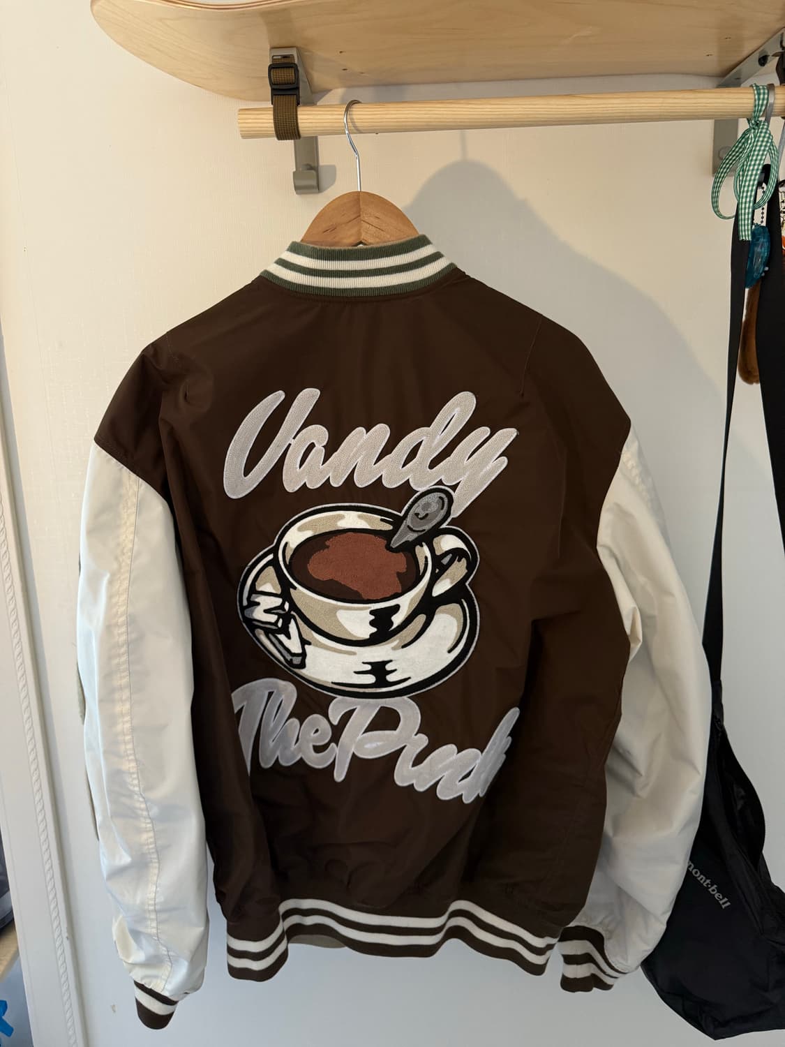 반디 더 핑크 x 알파 인더스트리 봄버 자켓 리드 그레이 상품이미지3