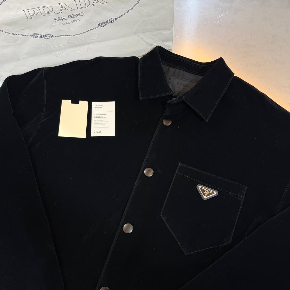[리오브] 프라다 벨벳 코튼 오버셔츠 상품이미지3