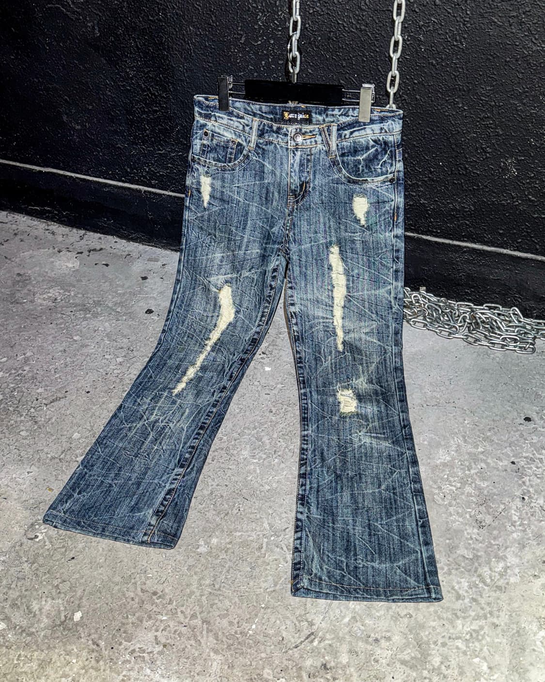 Wing Graphic Distressed Denim 상품이미지1