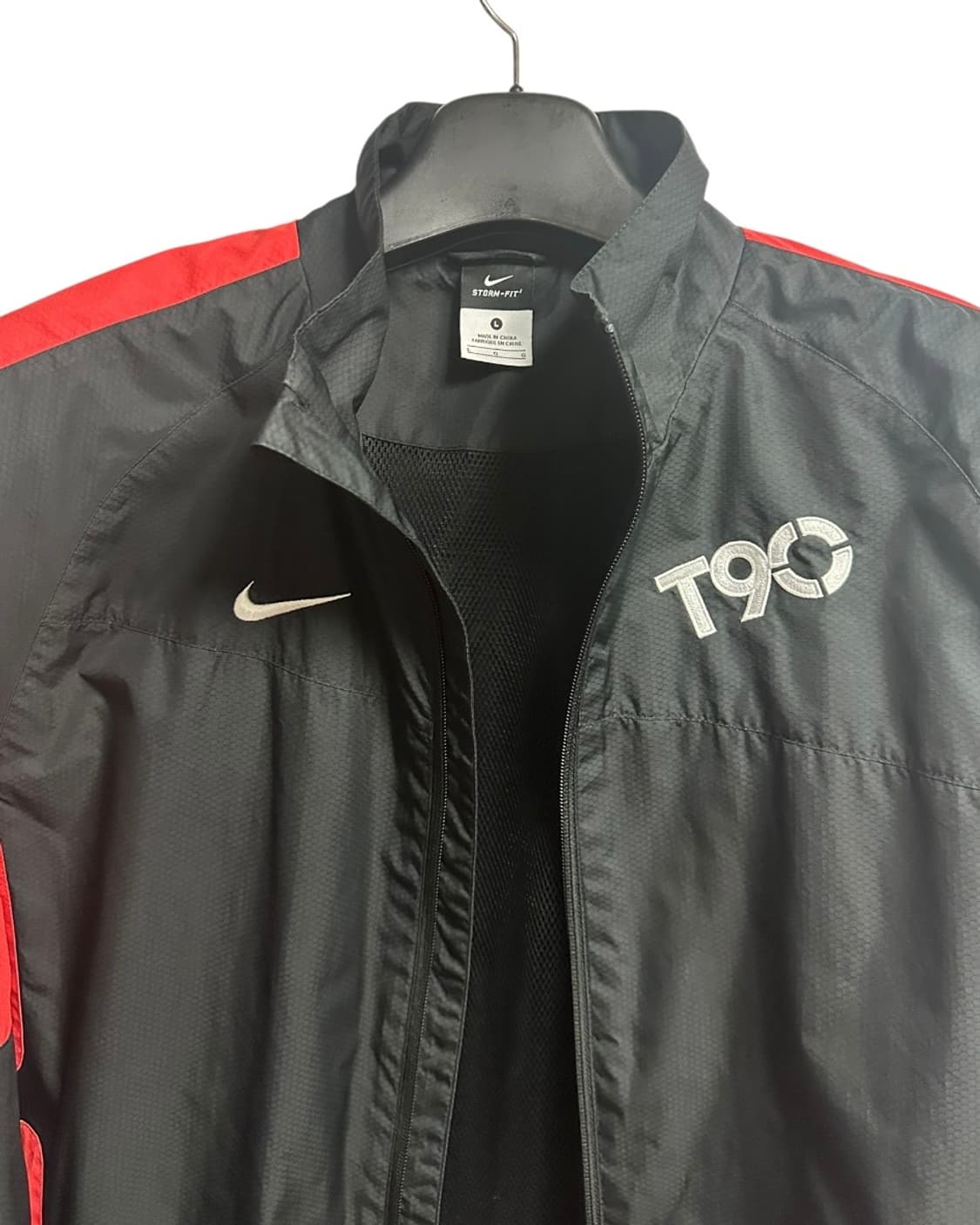 나이키 T90 스톰핏 바람막이 블랙/레드 L size 상품이미지3