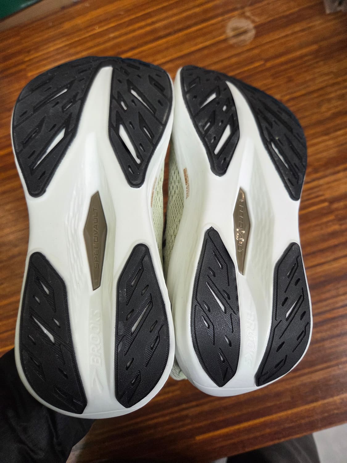 브룩스 하이페리온 맥스 러닝화 280 상품이미지5