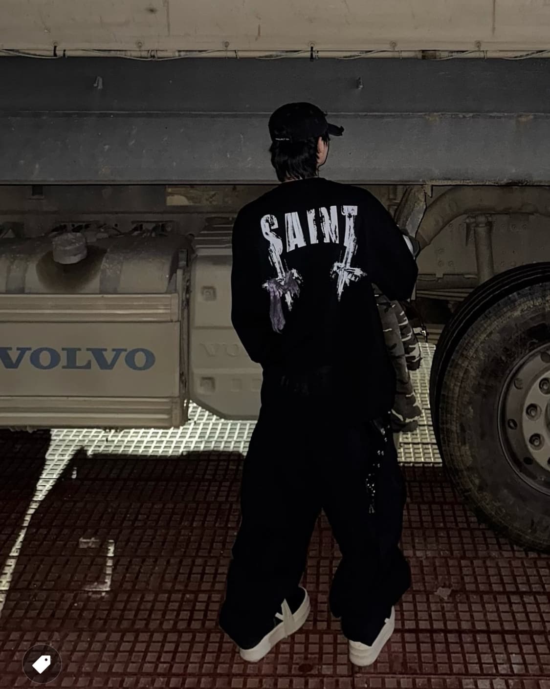 어웬드 세인트 블랙 롱슬리브 1사이즈 상품이미지4