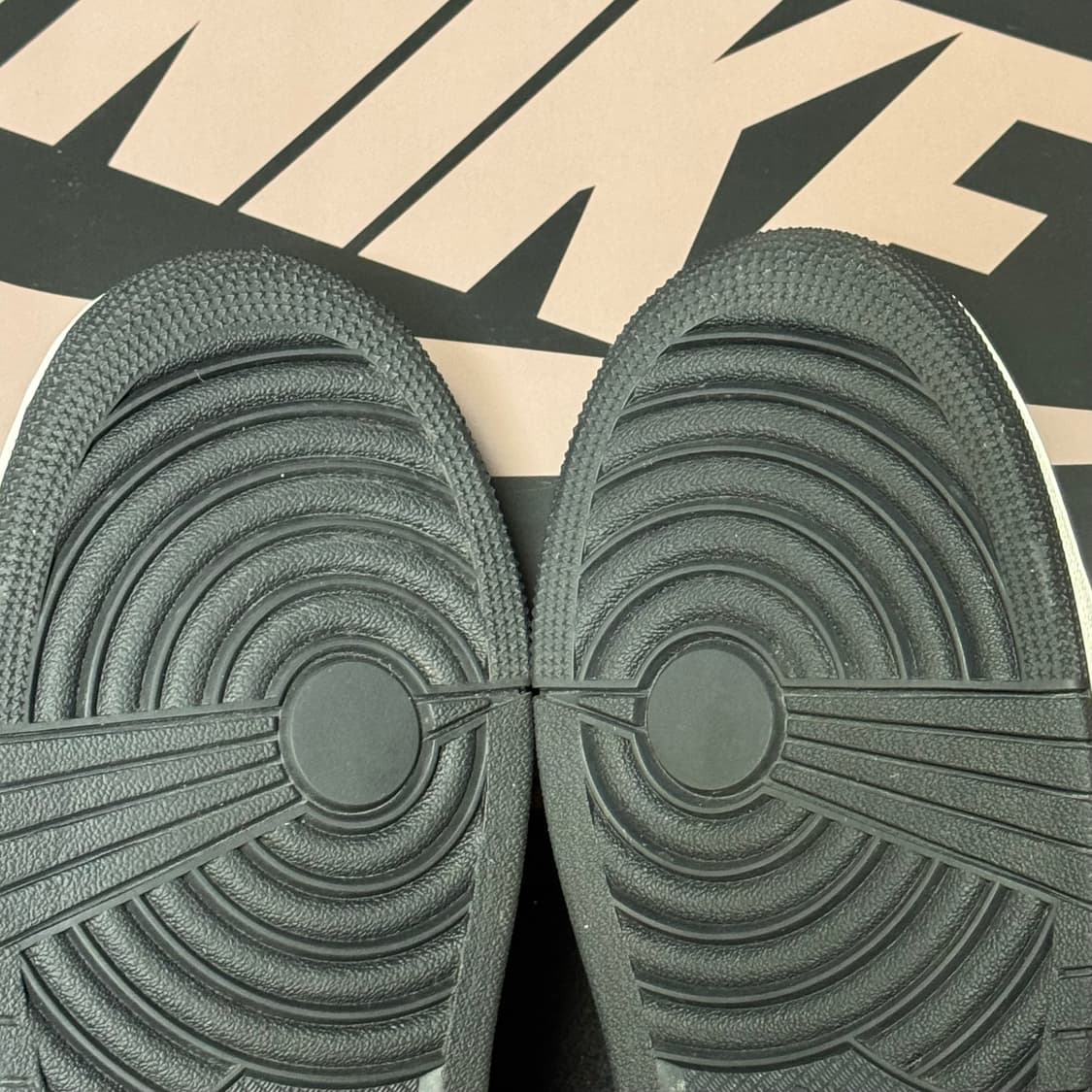 [270] 조던1 로우 다크 모카 상품이미지9