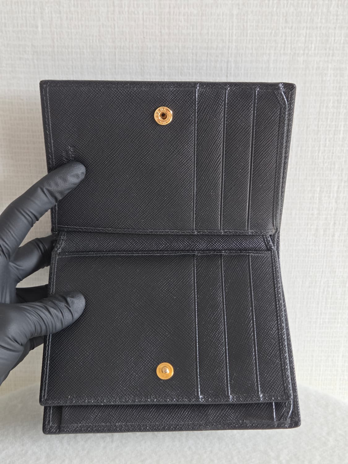 프라다 반지갑 / 블랙 / 카드수납 넉넉 상품이미지3