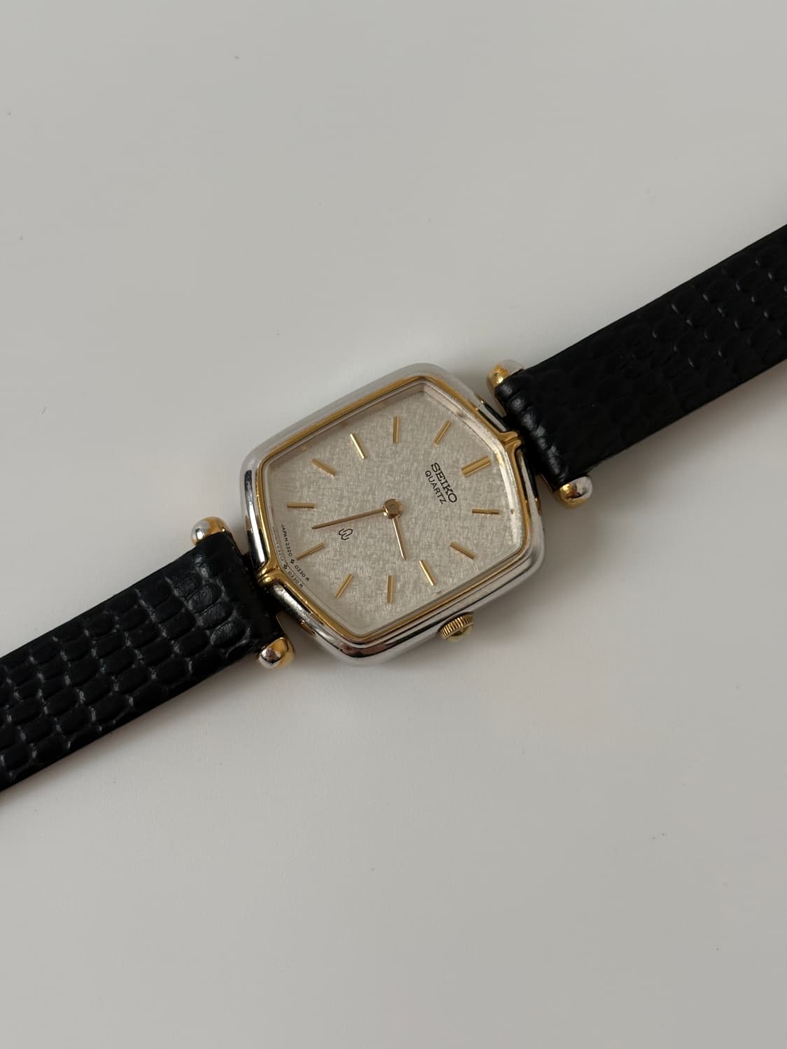 1980s Texture Dial Hexagon Ladies Quartz 상품이미지5