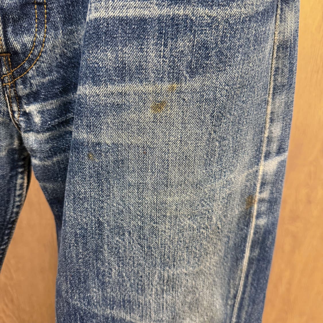 리바이스 501 워싱 데님 팬츠 레드 탭 디테일 레귤러 스트레이트핏 중청 상품이미지9