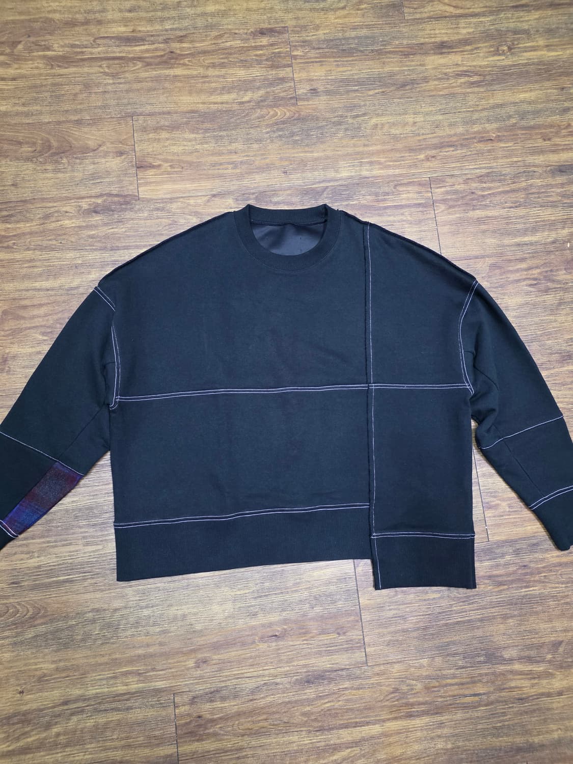 앤더슨벨 언발란스 맨투맨 미사용품  상품이미지1