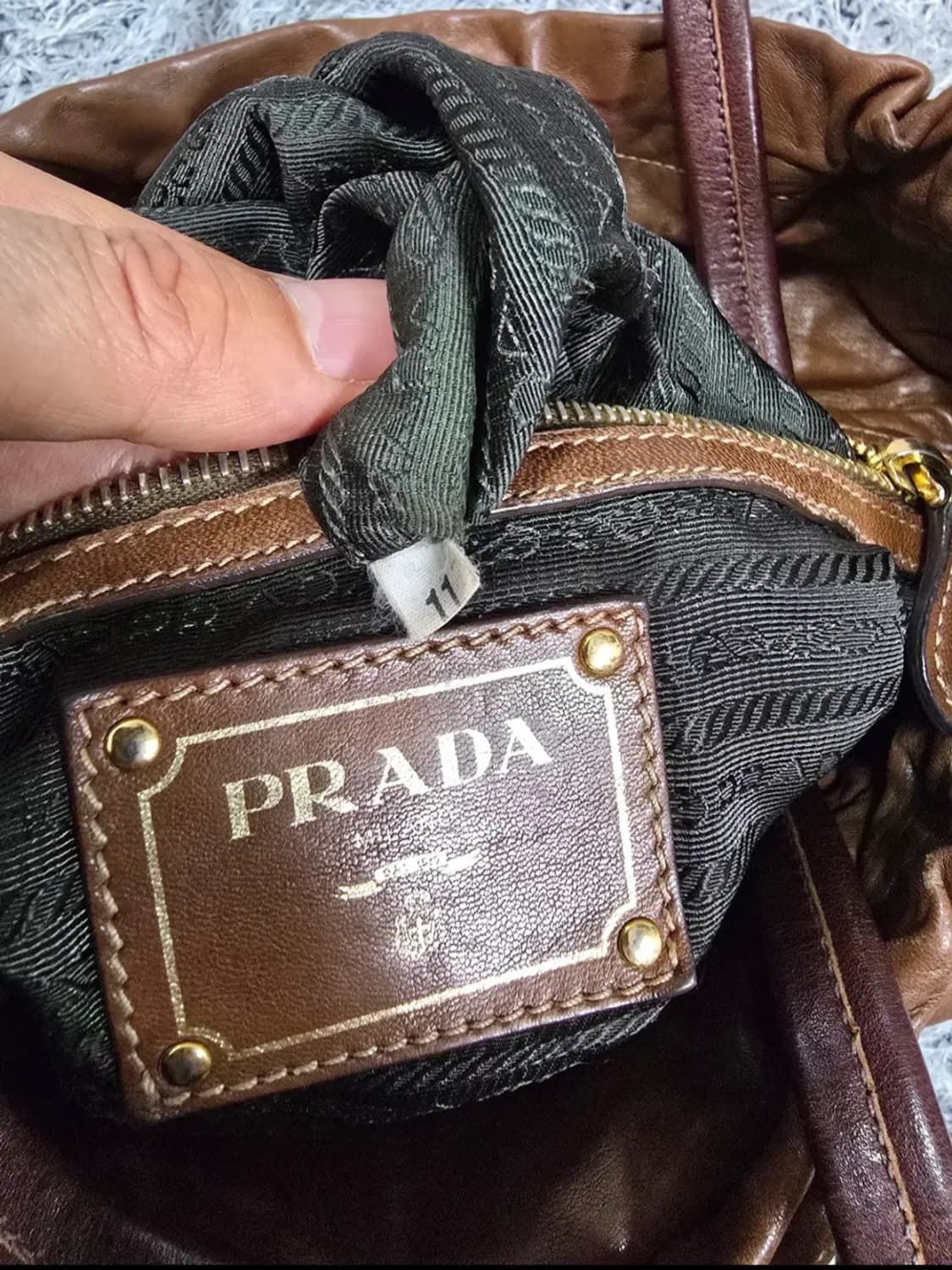 프라다 레더 빈티지 숄더백 상품이미지10