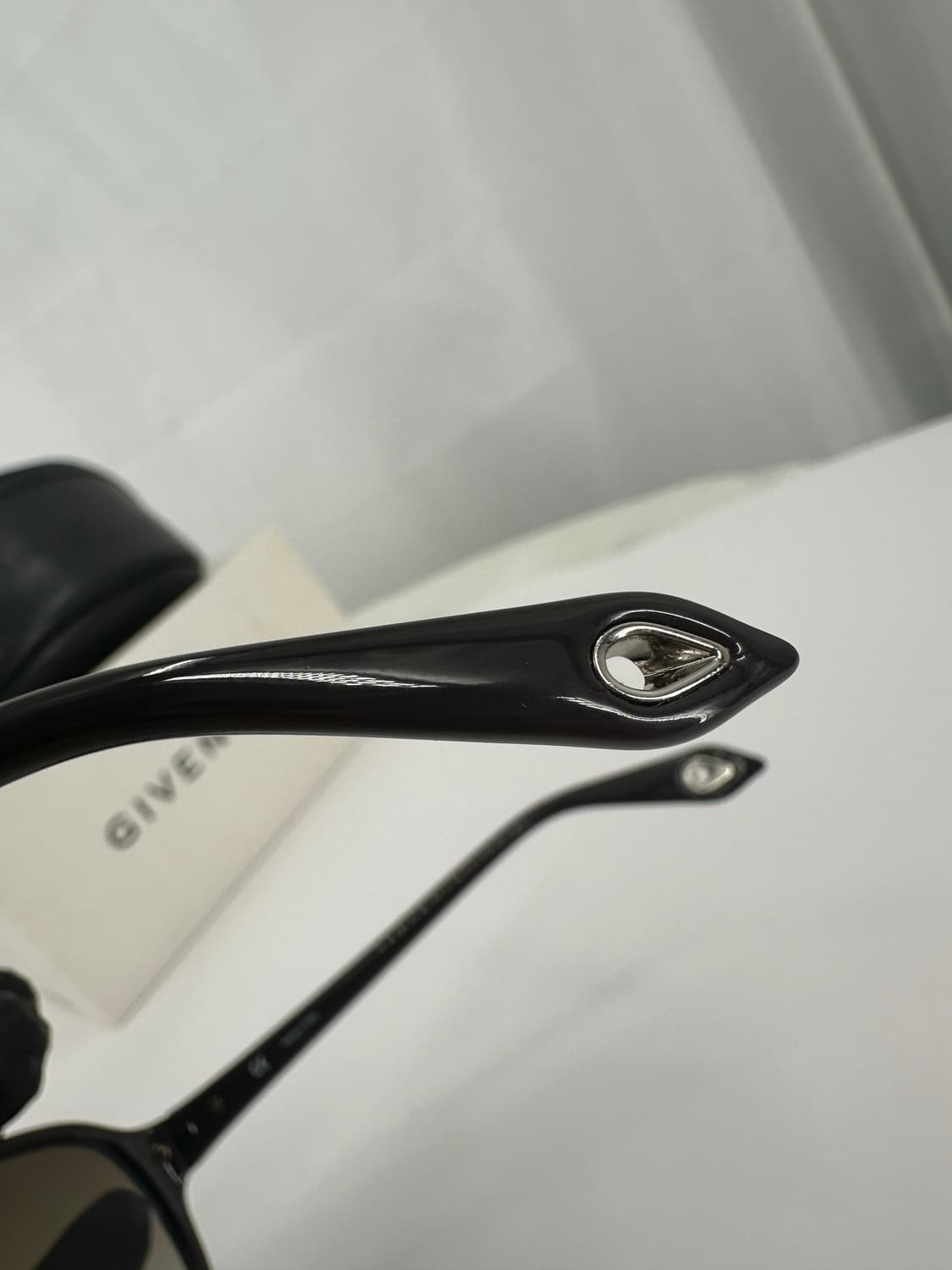 [새상품 무료배송] 정품 지방시 Made in Italy 선글라스 상품이미지5