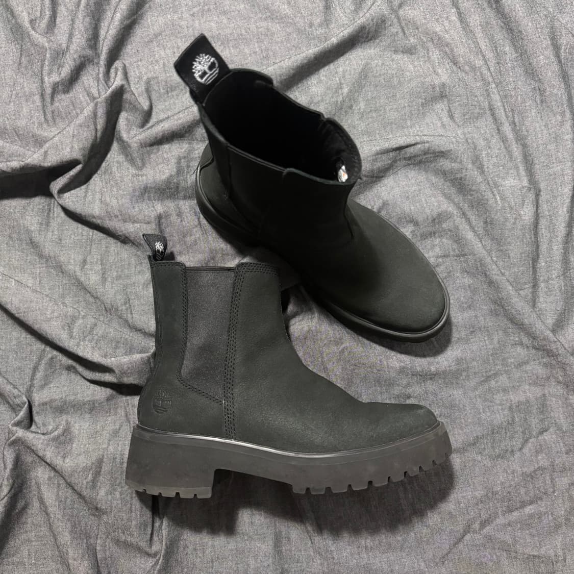 Carnaby Cool Mid Chelsea Nubuck Boots 상품이미지1