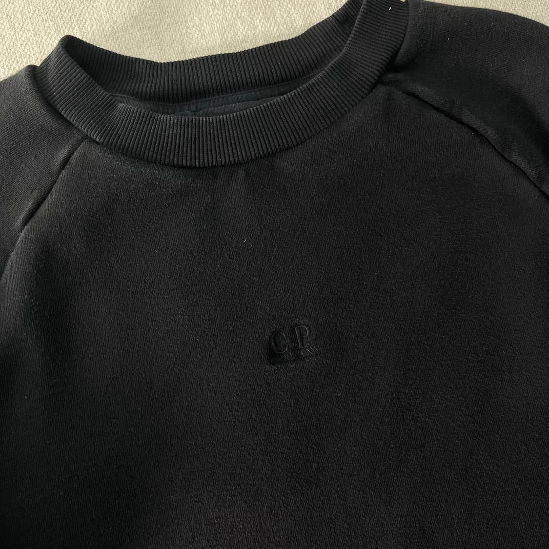 100 cp컴퍼니 고글 센터 자수로고 맨투맨  상품이미지2