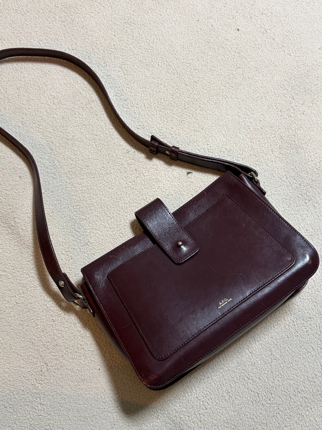 A.P.C 가죽 크로스백 버건디 (사용감 많음) 상품이미지1