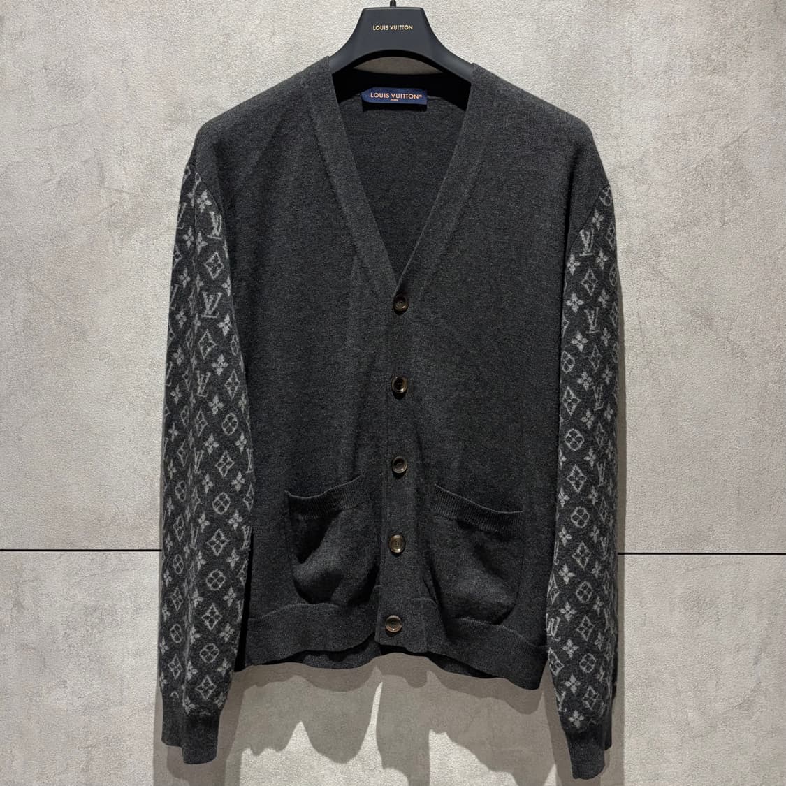 [L size] 루이비통 모노그램 믹스 캐시미어 가디건 상품이미지1