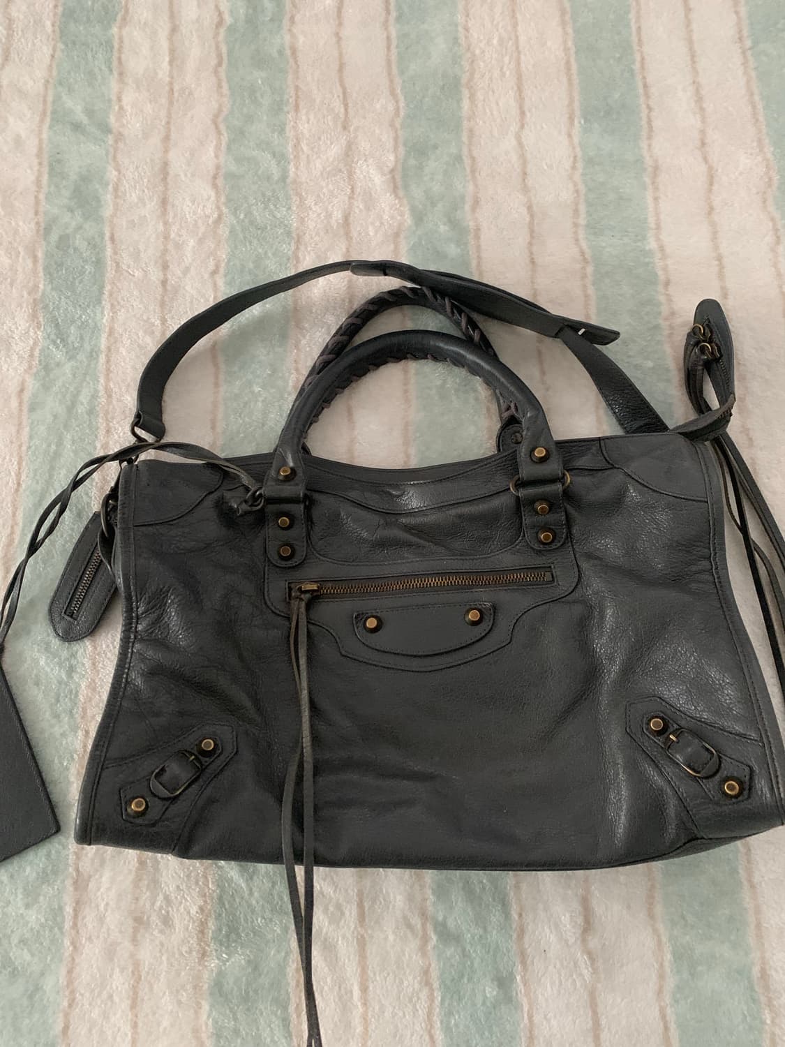 발렌시아가 모터백 시티백 다크그레이 미듐 상품이미지1