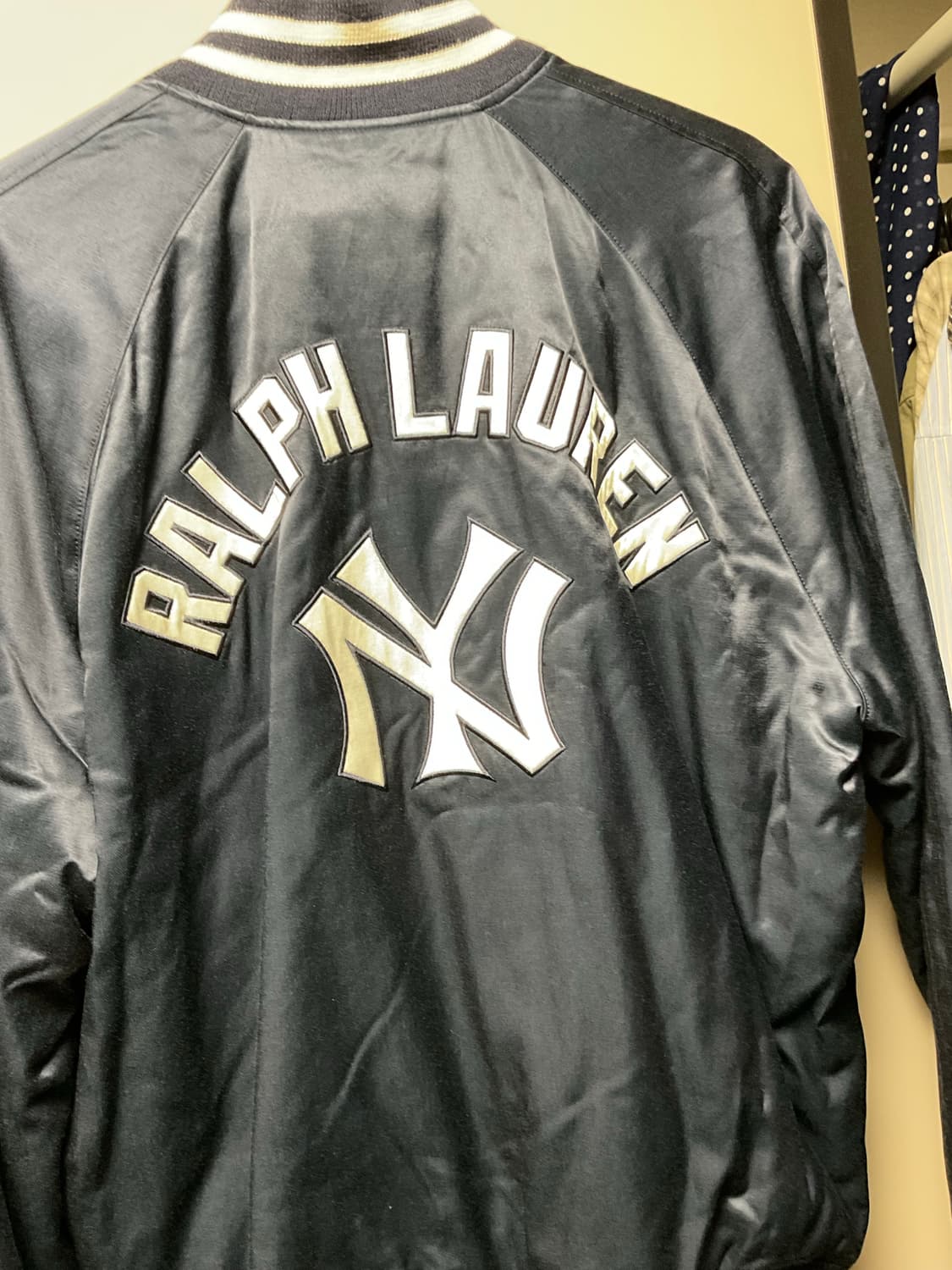 폴로 랄프로렌 MLB 뉴욕 양키스 새틴 바시티 자켓 네이비 M 상품이미지4