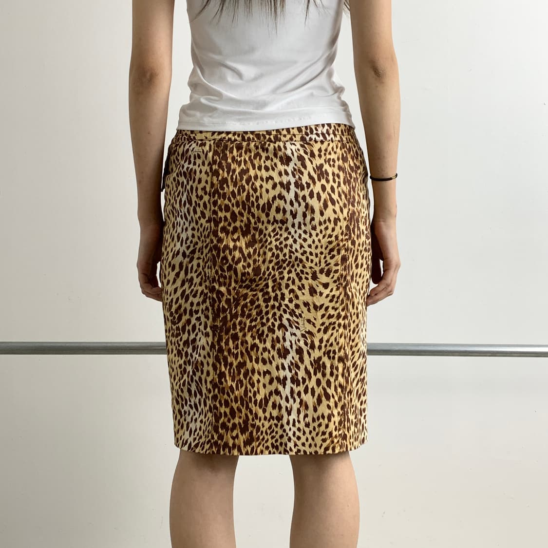 발렌티노 레오파드 패턴 햄 슬릿 스커트 상품이미지4