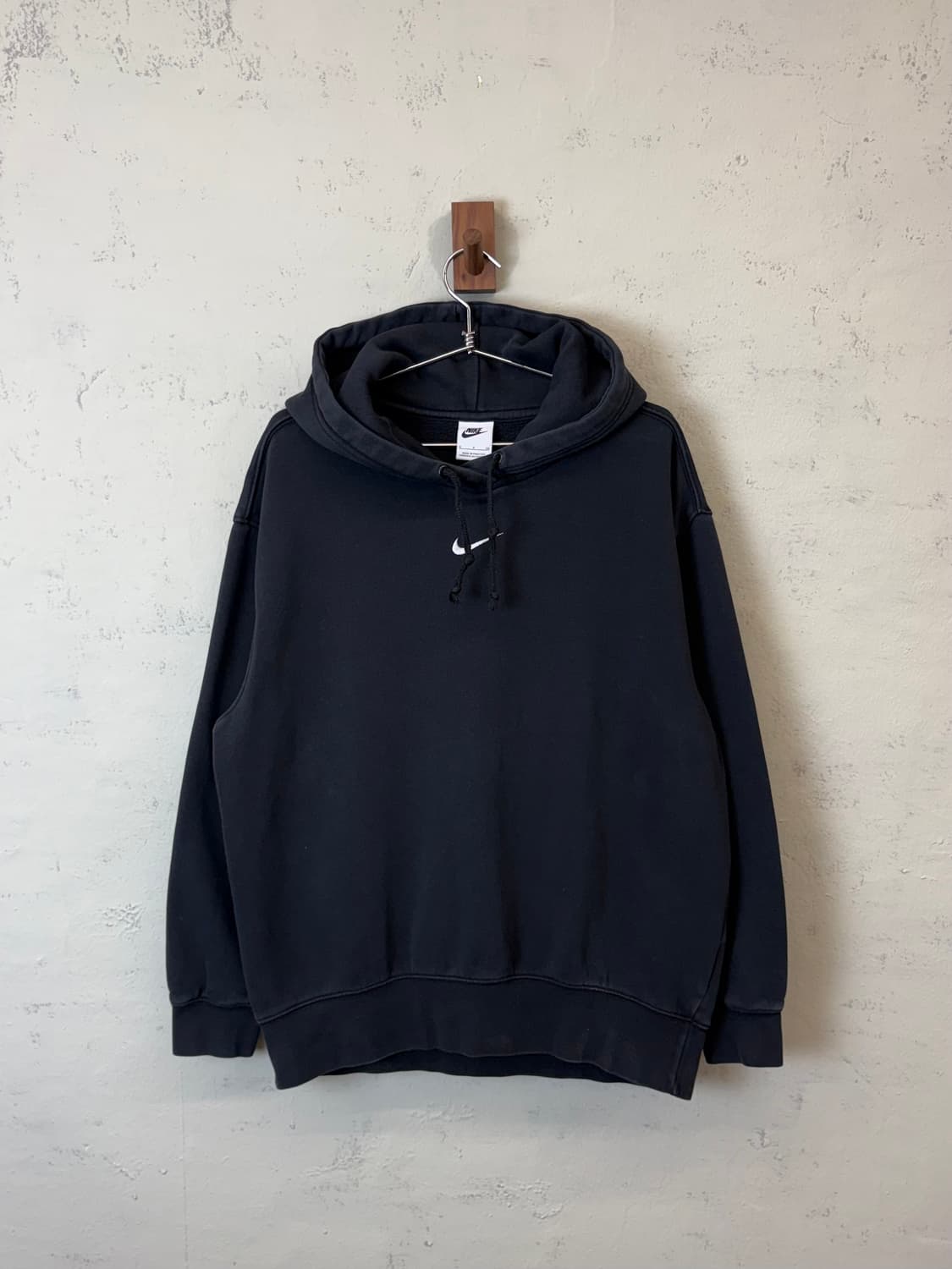 나이키 미드 스우시 블랙 후드티 상품이미지1