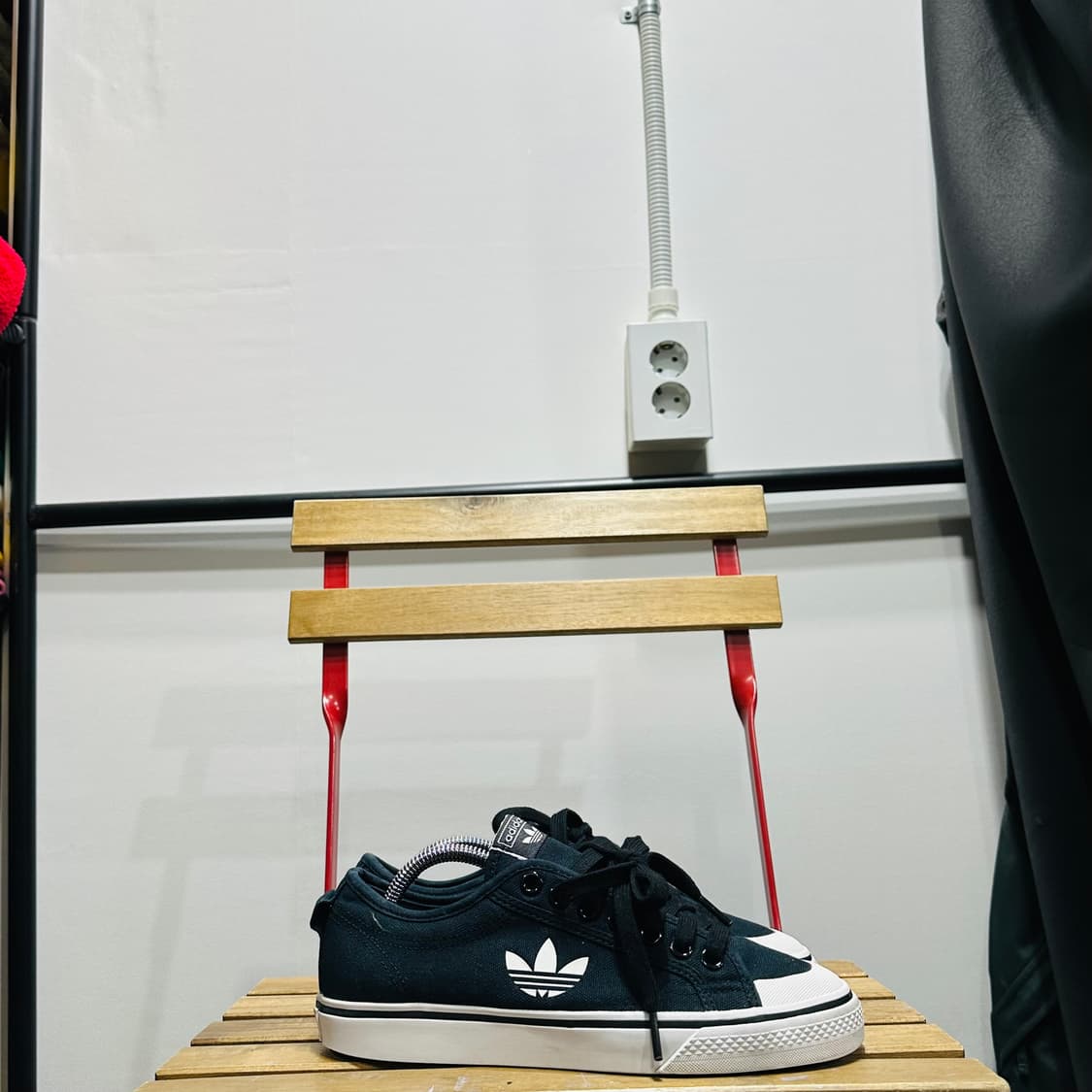 250) 아디다스 운동화 남녀공용 신발 니짜 트레포일 블랙 상품이미지1