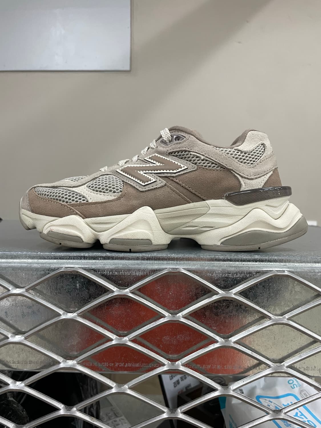 뉴발란스 9060 머쉬룸 애리드 스톤 220 상품이미지1