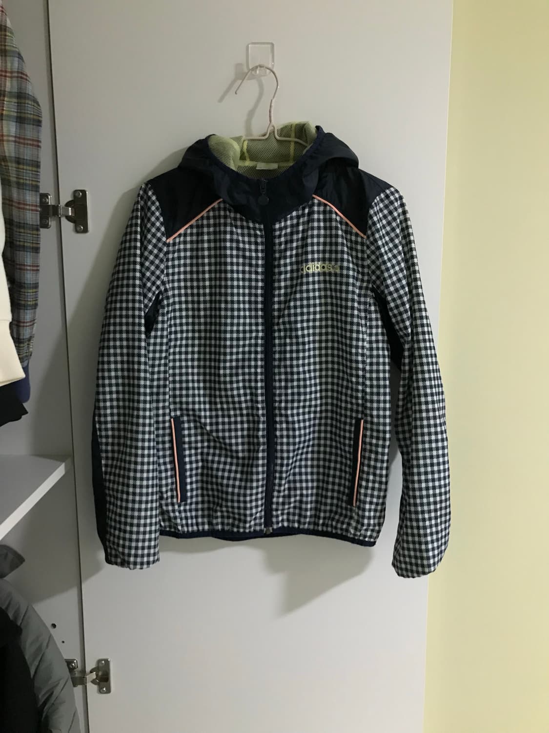 아디다스 빈티지 바람막이 팔아요 상품이미지2