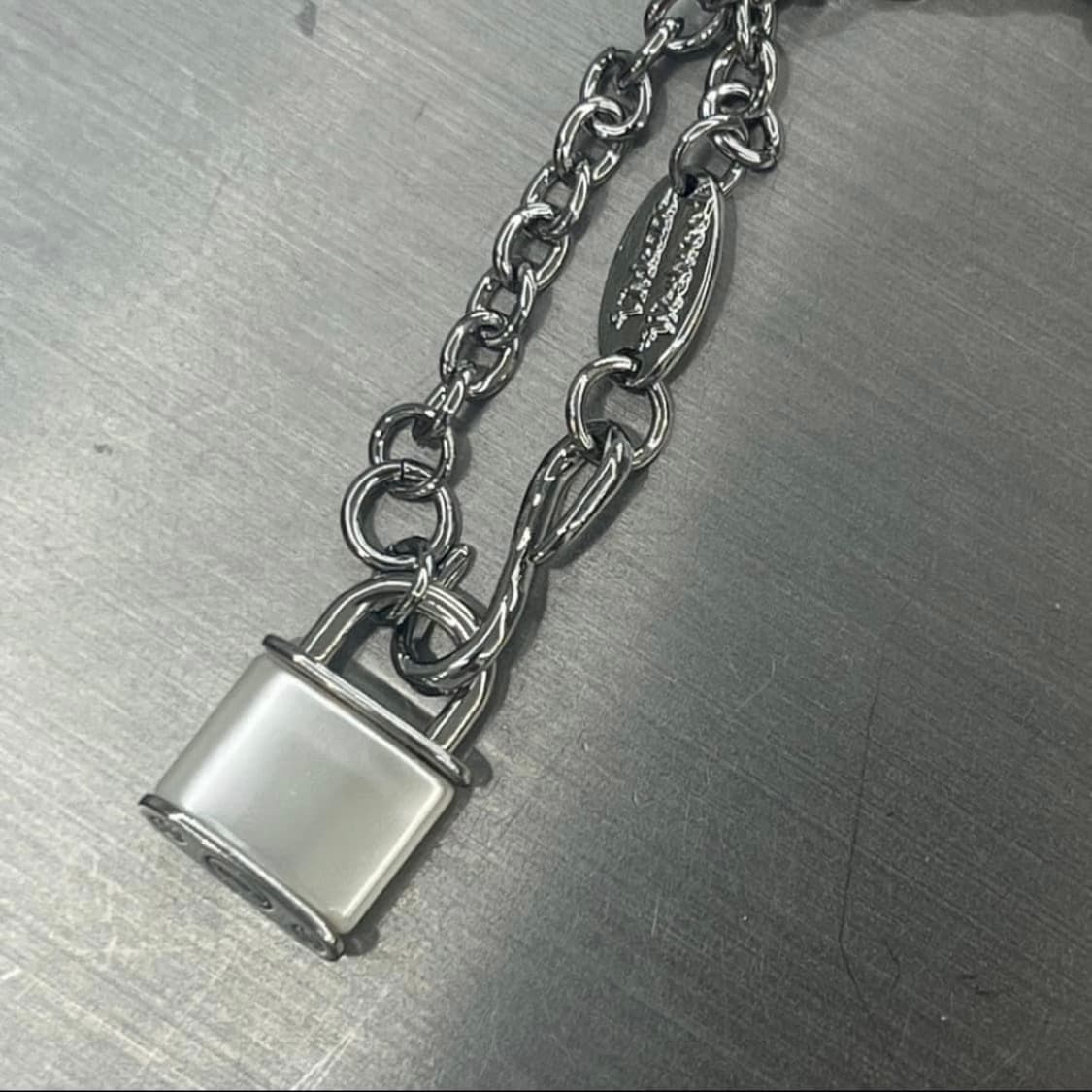 비비안 웨스트우드 아카이브 화이트 진주펄 자물쇠 orb 팬 던트 목걸이 상품이미지2