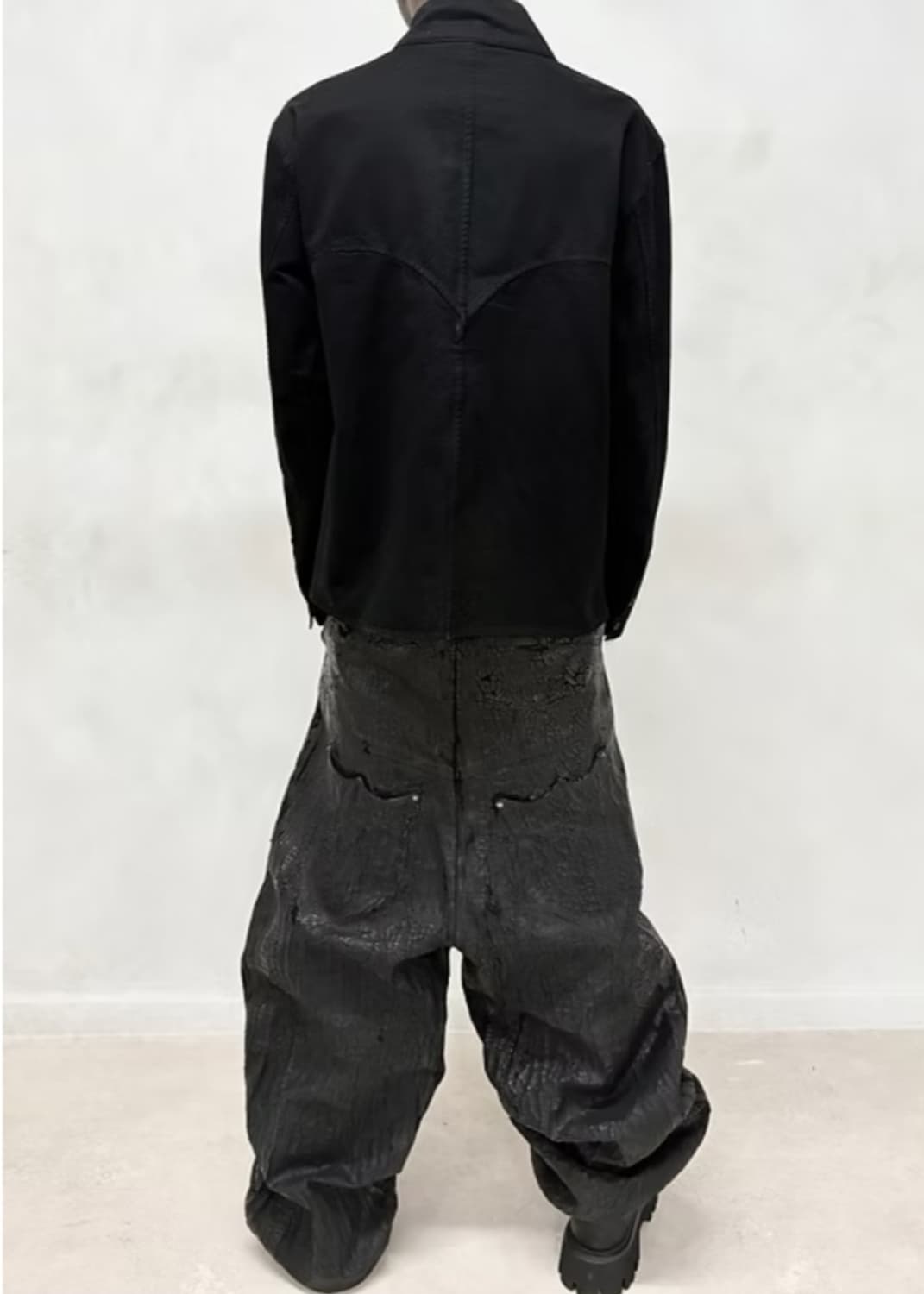 Corporate world char crest baggy denim 상품이미지2