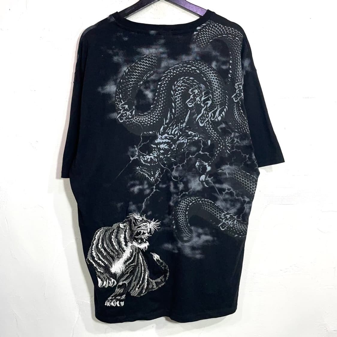 드래곤 호랑이 자수 펑크 프린팅 반팔티 상품이미지3