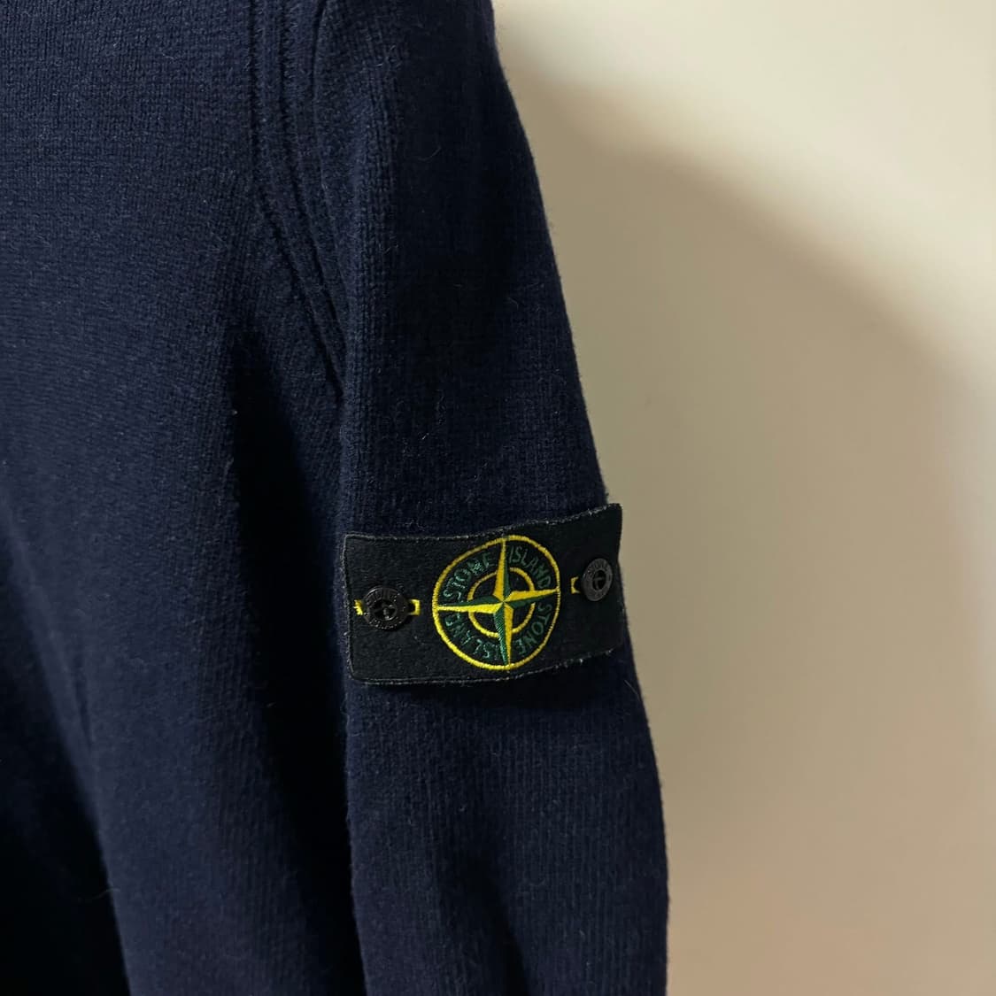 (100퍼센트 정품)스톤아일랜드 니트 네이비 M 상품이미지2